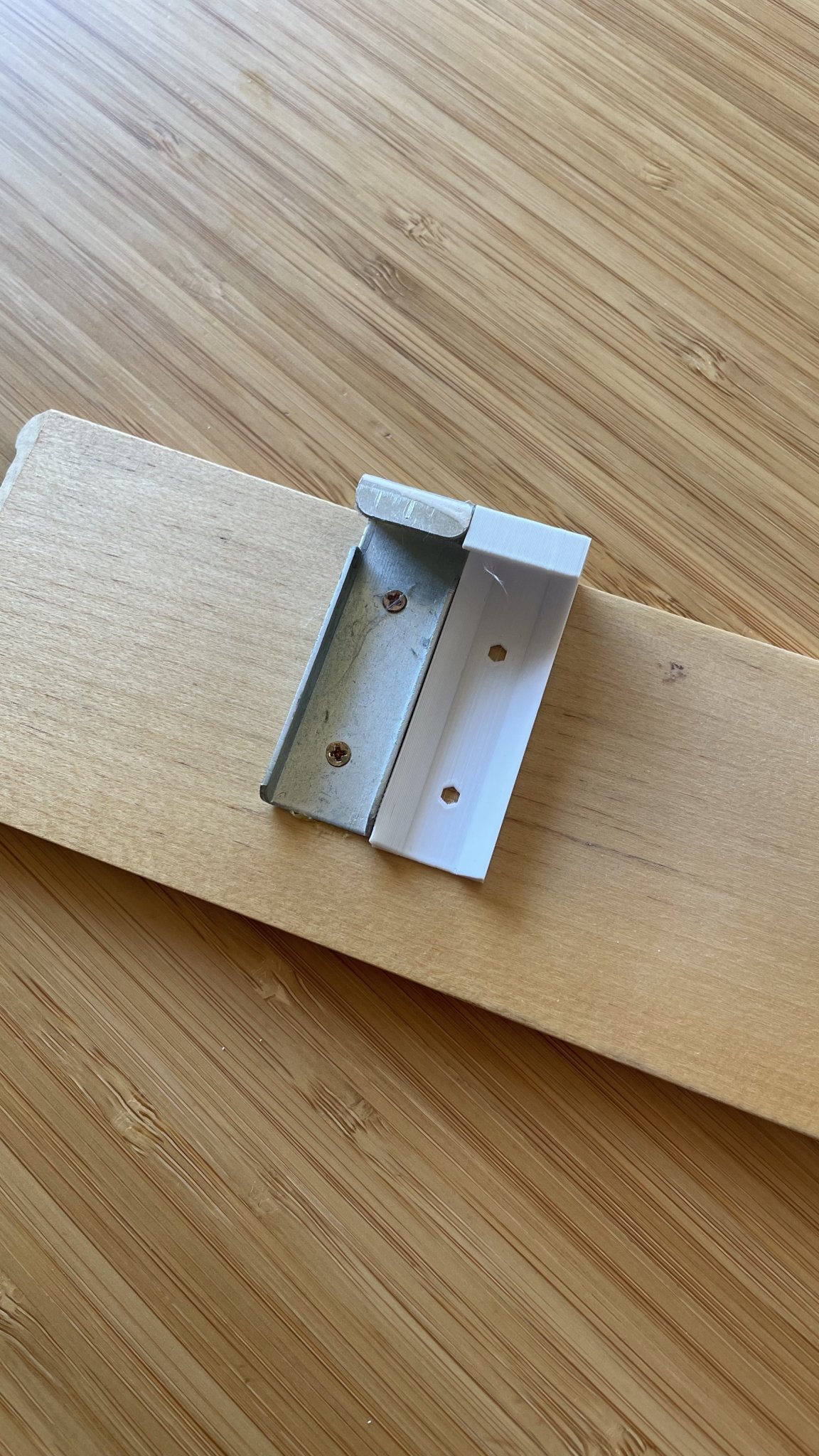 Giá đỡ rèm gỗ in 3D cho trang trí nội thất