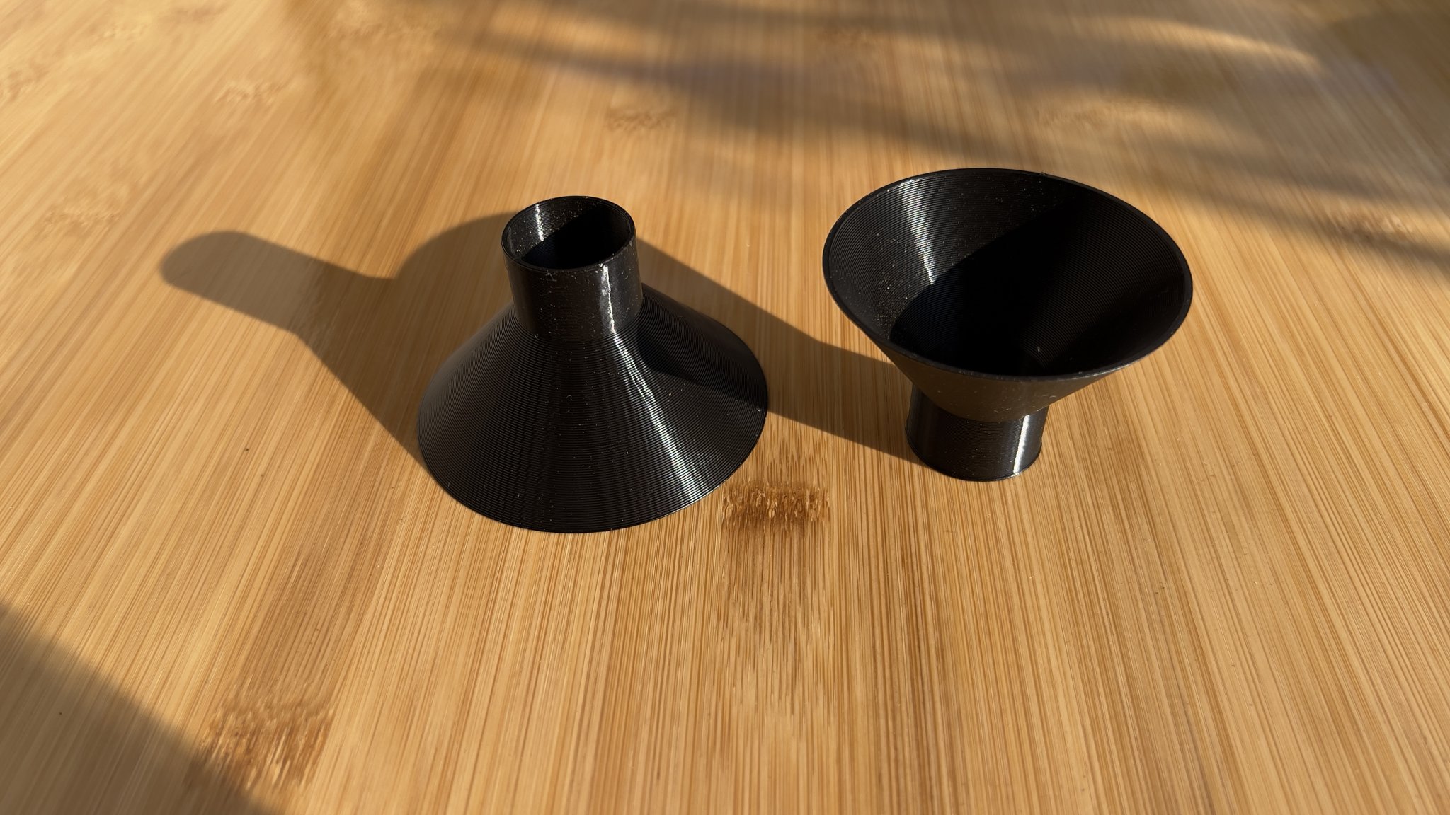 Phễu đổ hạt cà phê tiện lợi cho bếp