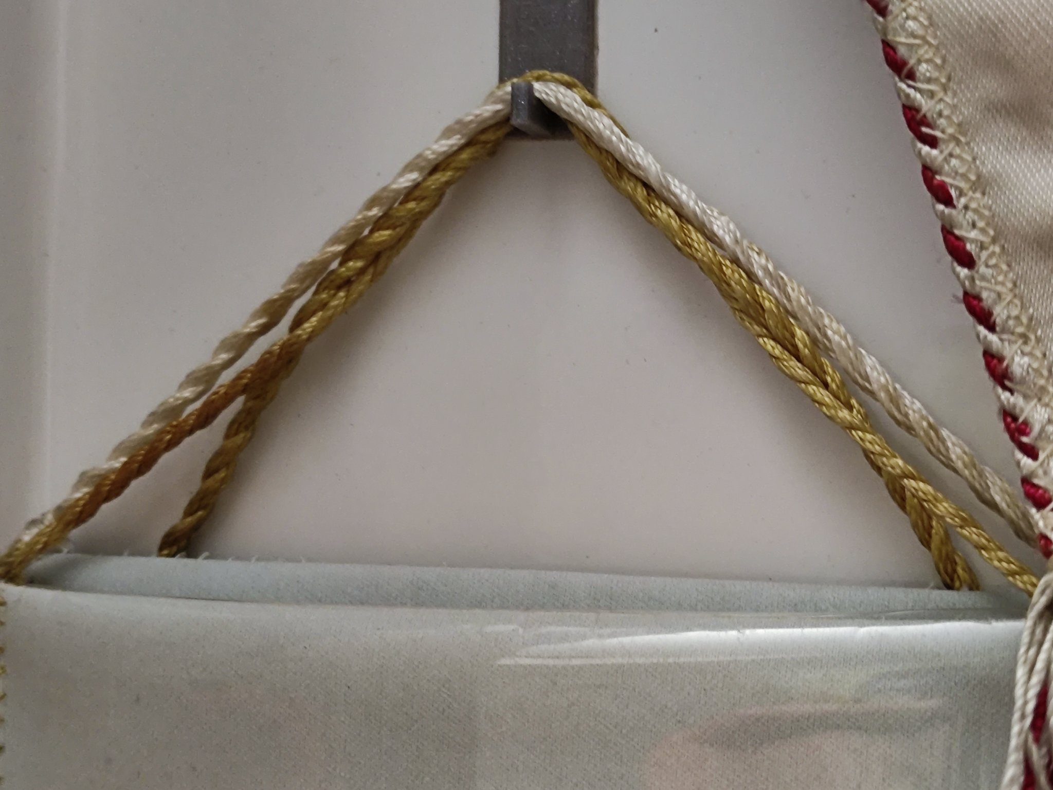 Móc nhẹ cho bộ sưu tập (cờ, mặt dây chuyền) với băng dính ...