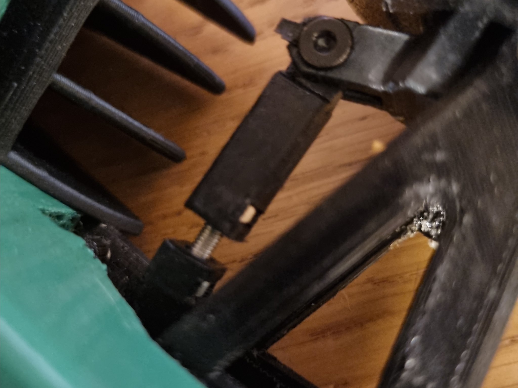 Tay lái điều chỉnh OpenRC F1 phiên bản 2 với khe gắn đai ốc