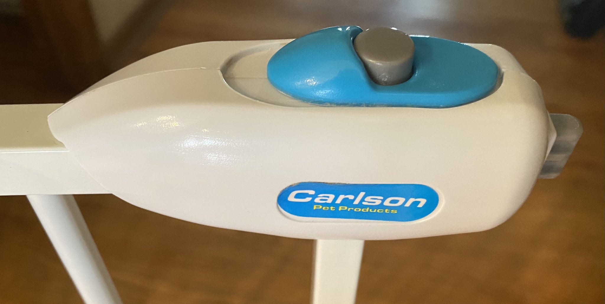 Cơ chế thay thế chốt cho cổng cửa Carlson Pet Products