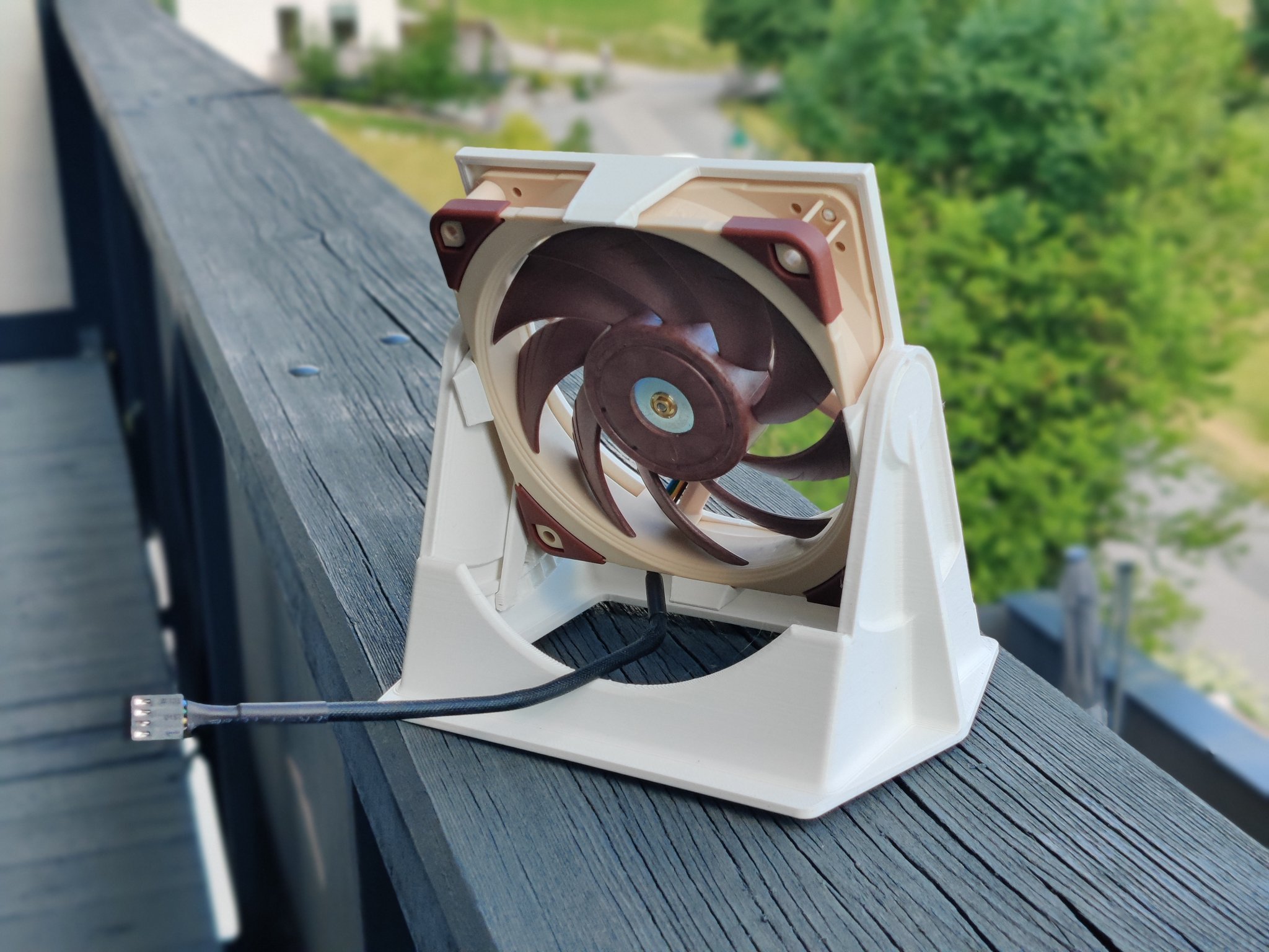 Giá đỡ quạt để bàn điều chỉnh cho quạt 120 và 140mm