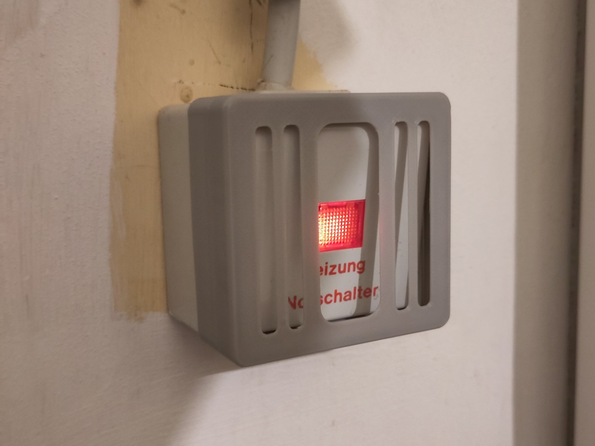 Bảo vệ cho công tắc Jung WG600 chống áp lực không mong muốn