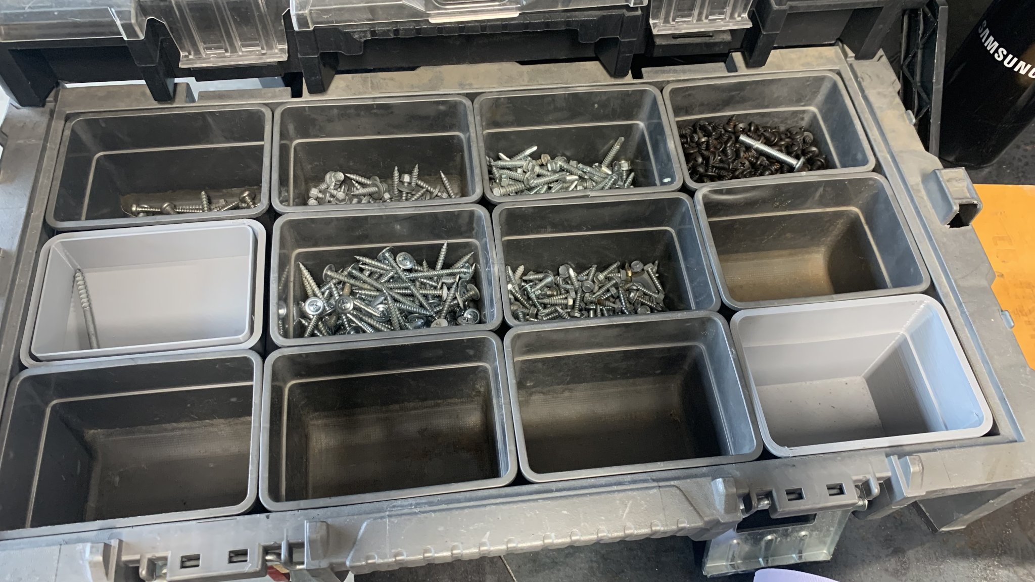 Thùng lớn thay thế cho Bộ tổ chức chuyên nghiệp Husky 22