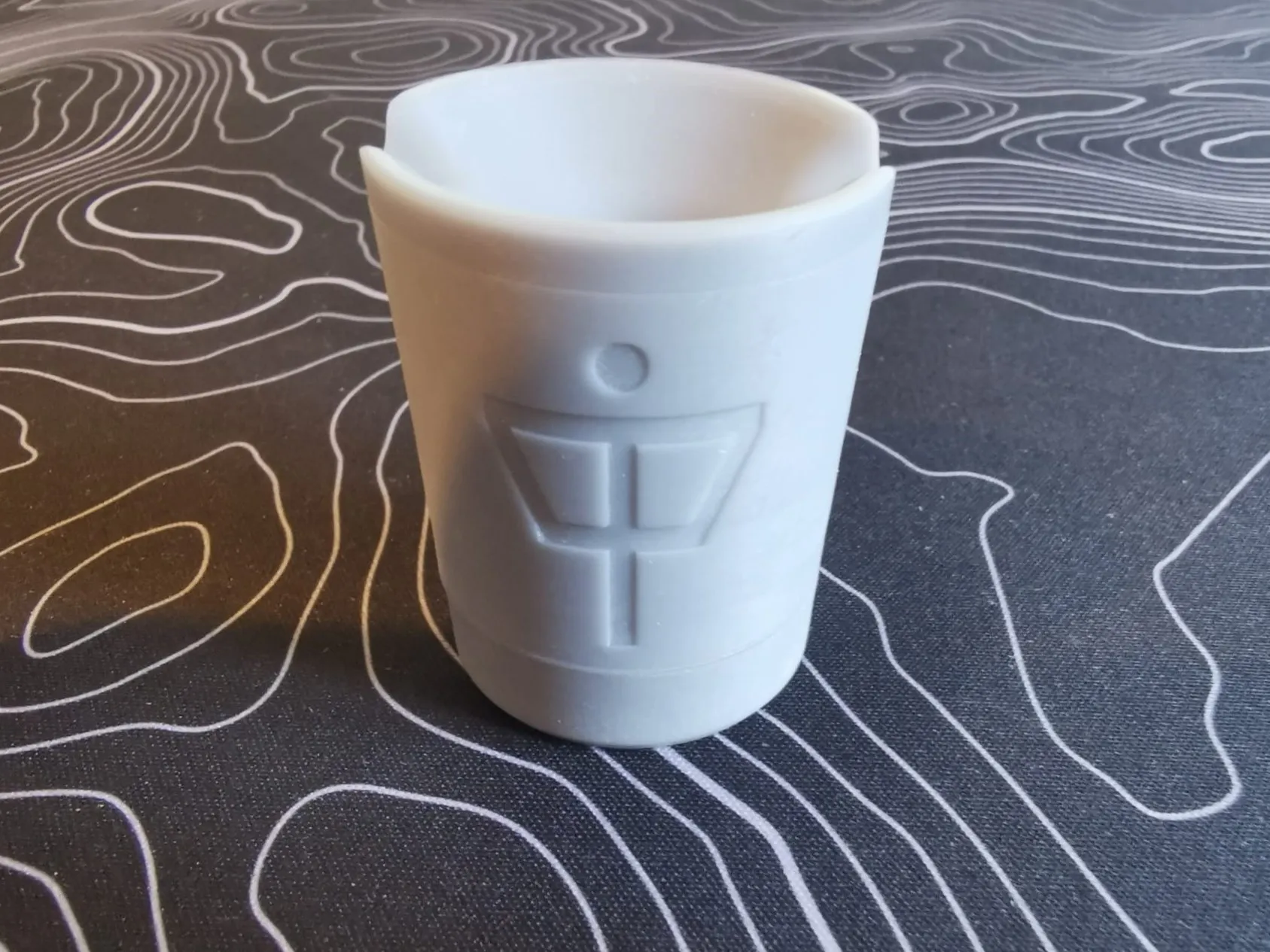 Giá đỡ bút Apple cho bàn làm việc