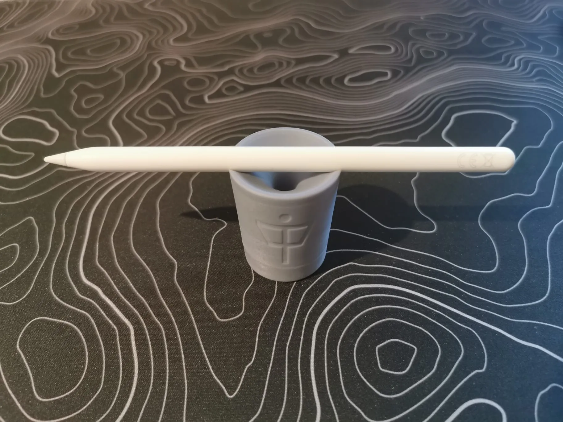 Giá đỡ bút Apple cho bàn làm việc