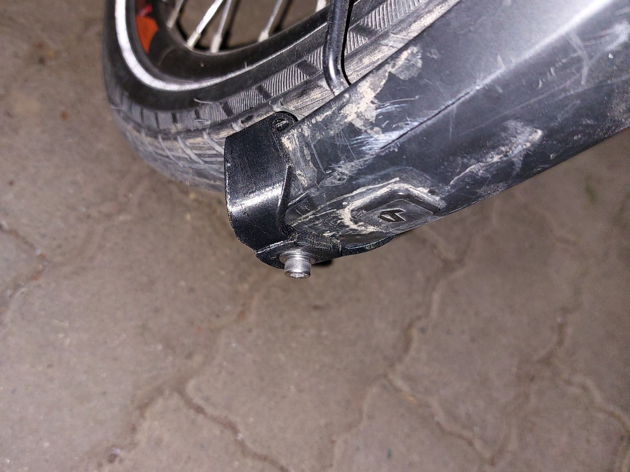 Nắp bảo vệ góc cho chắn bùn xe đạp SKS Primus