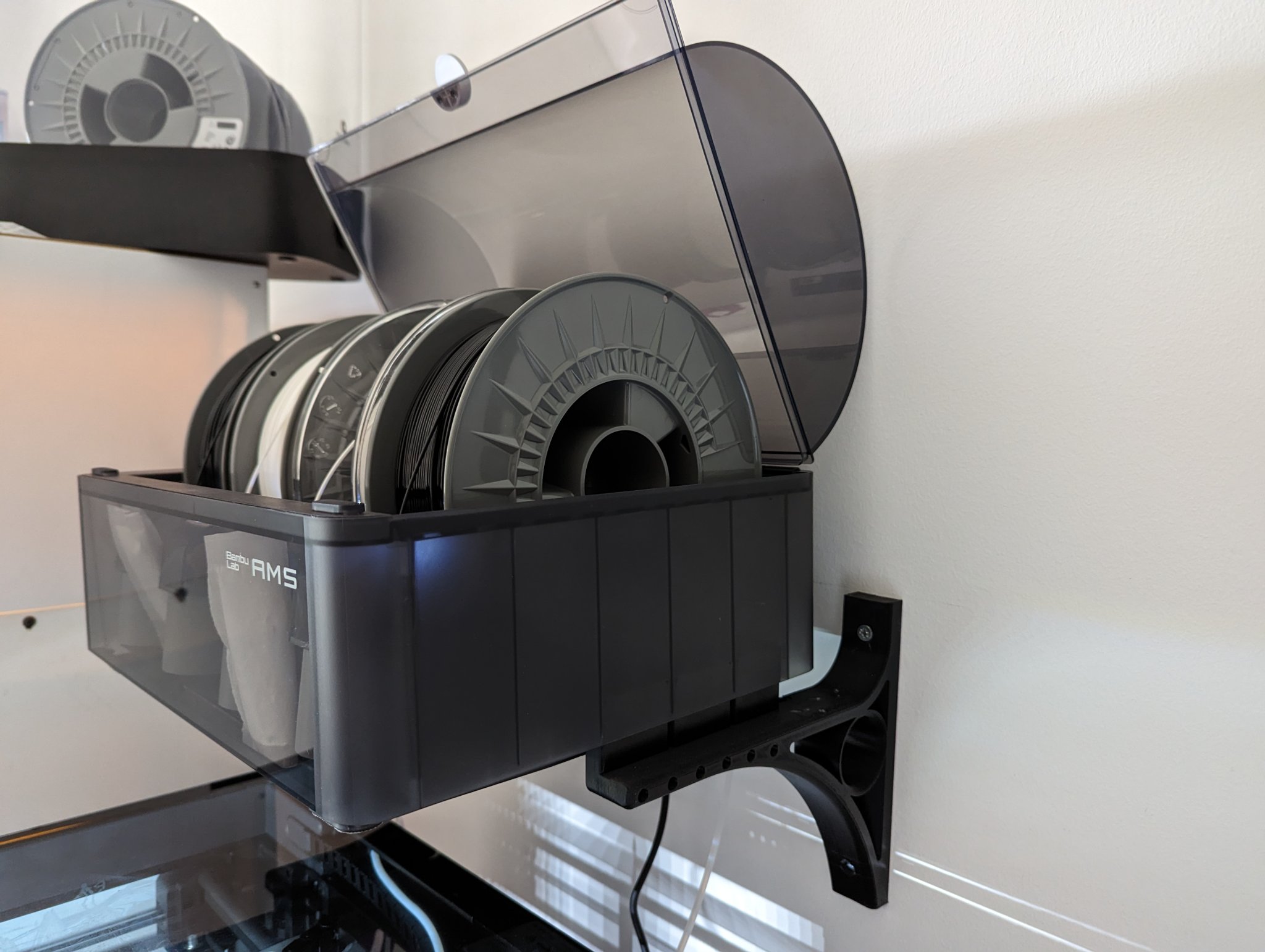 Giá đỡ treo tường cho hệ thống AMS Bambu Labs