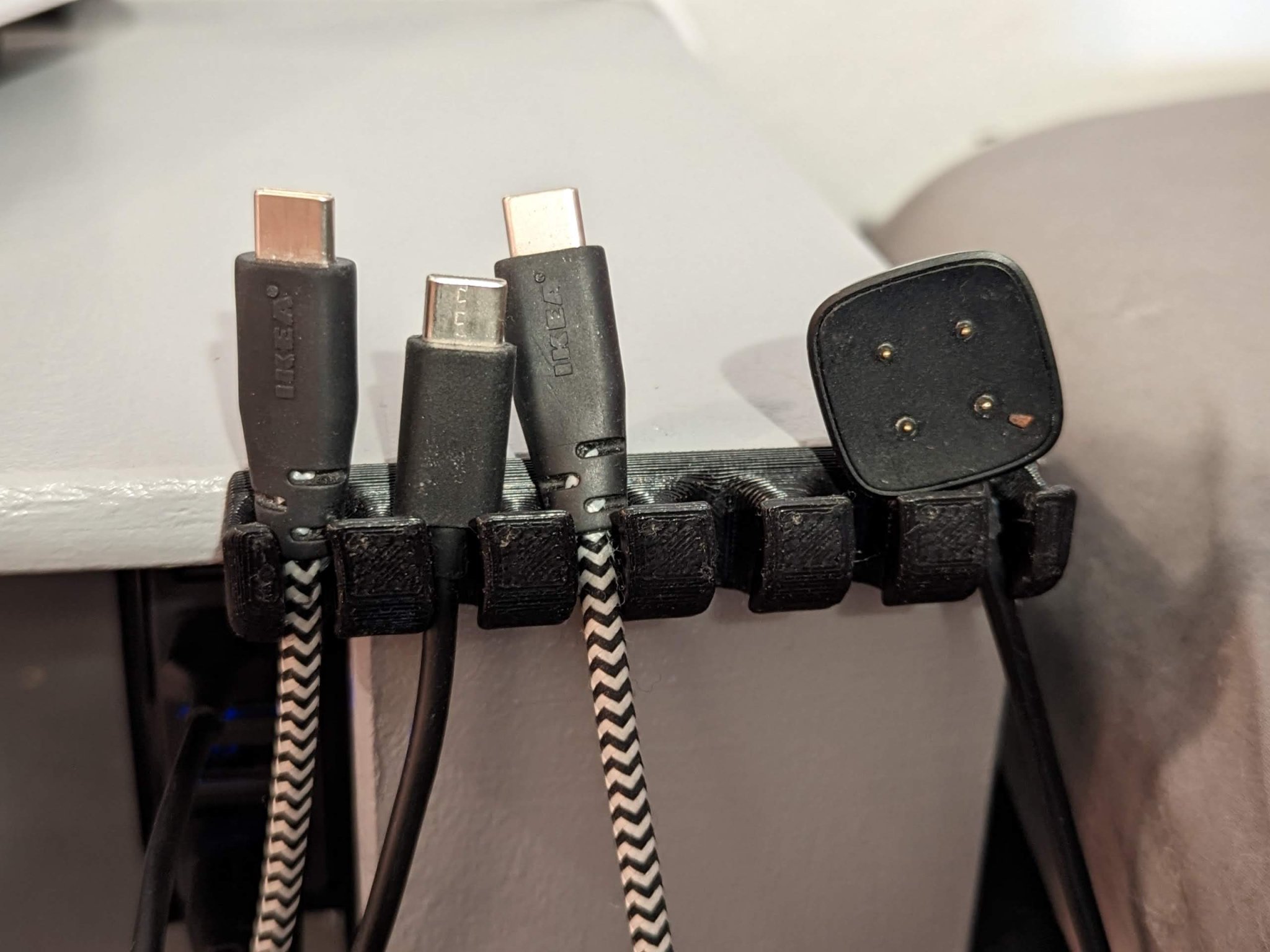 Bộ tổ chức cáp USB YAUCO thông minh và tiện lợi