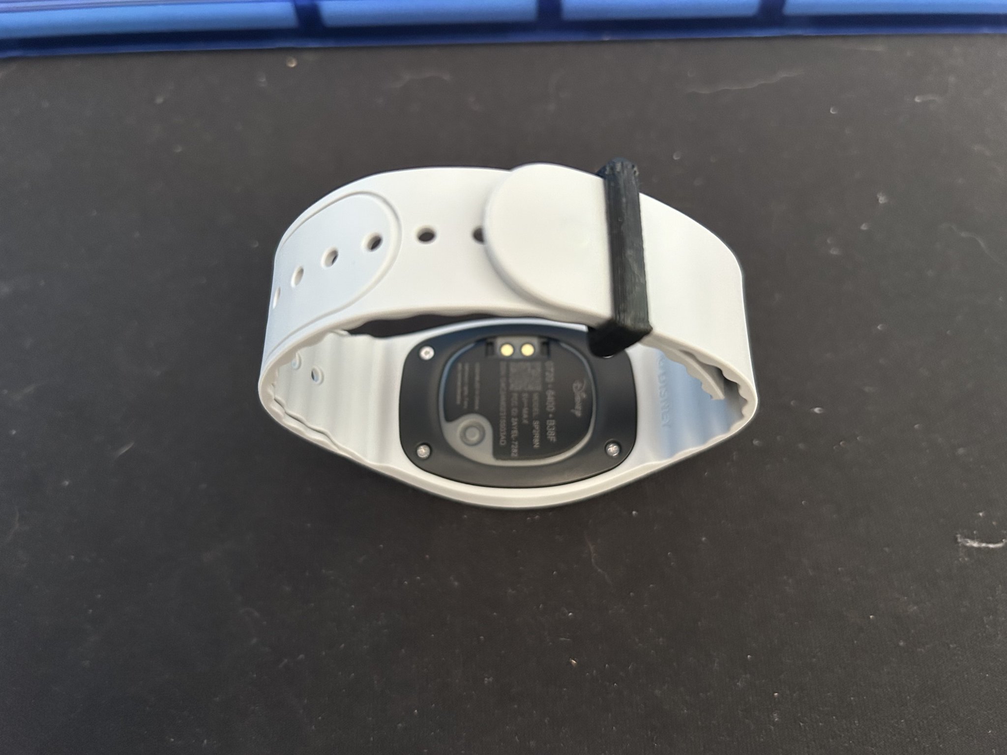 Khóa đeo cho Disney Band chống rơi mất