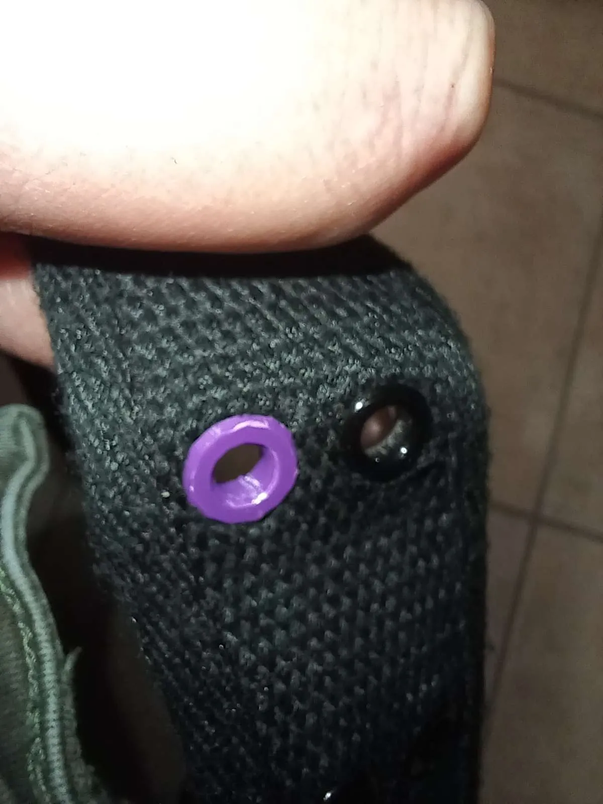 Sửa chữa grommet cho dây đai kim loại