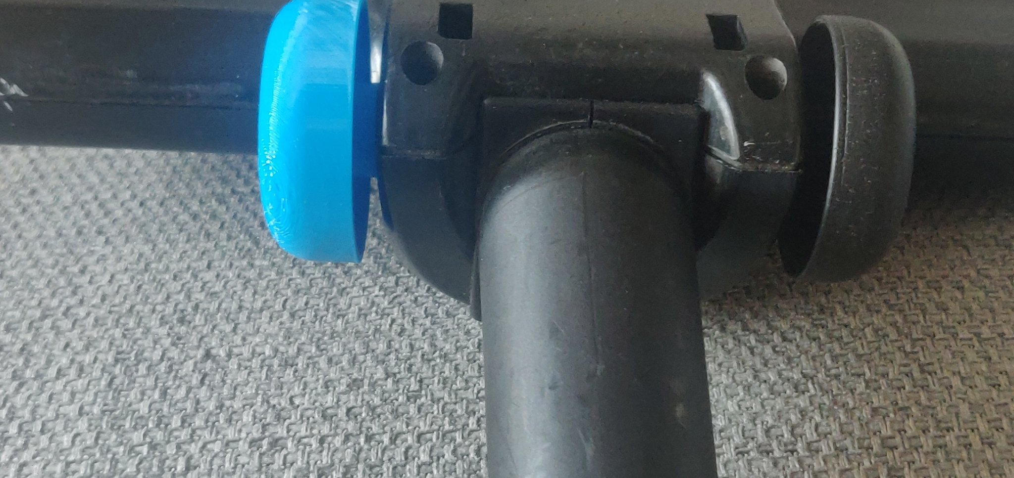 Thay thế bánh xe cho đầu hút bụi Henry Hoover Ario