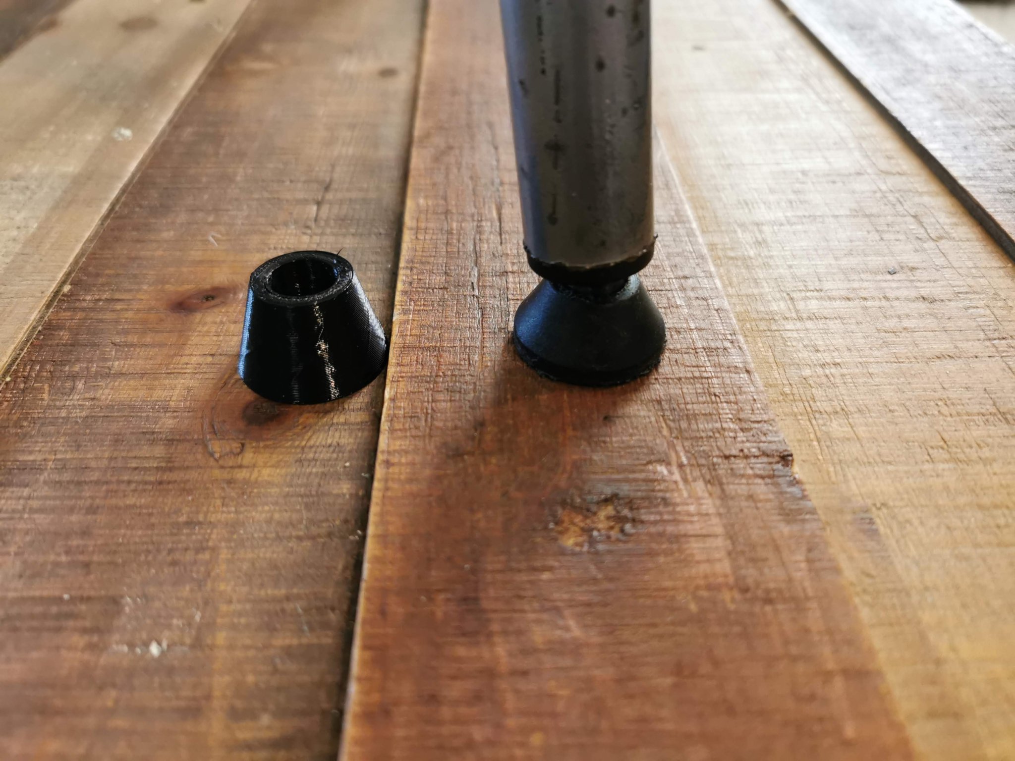 Ghế bar Ikea Sune với chân thay thế in 3D