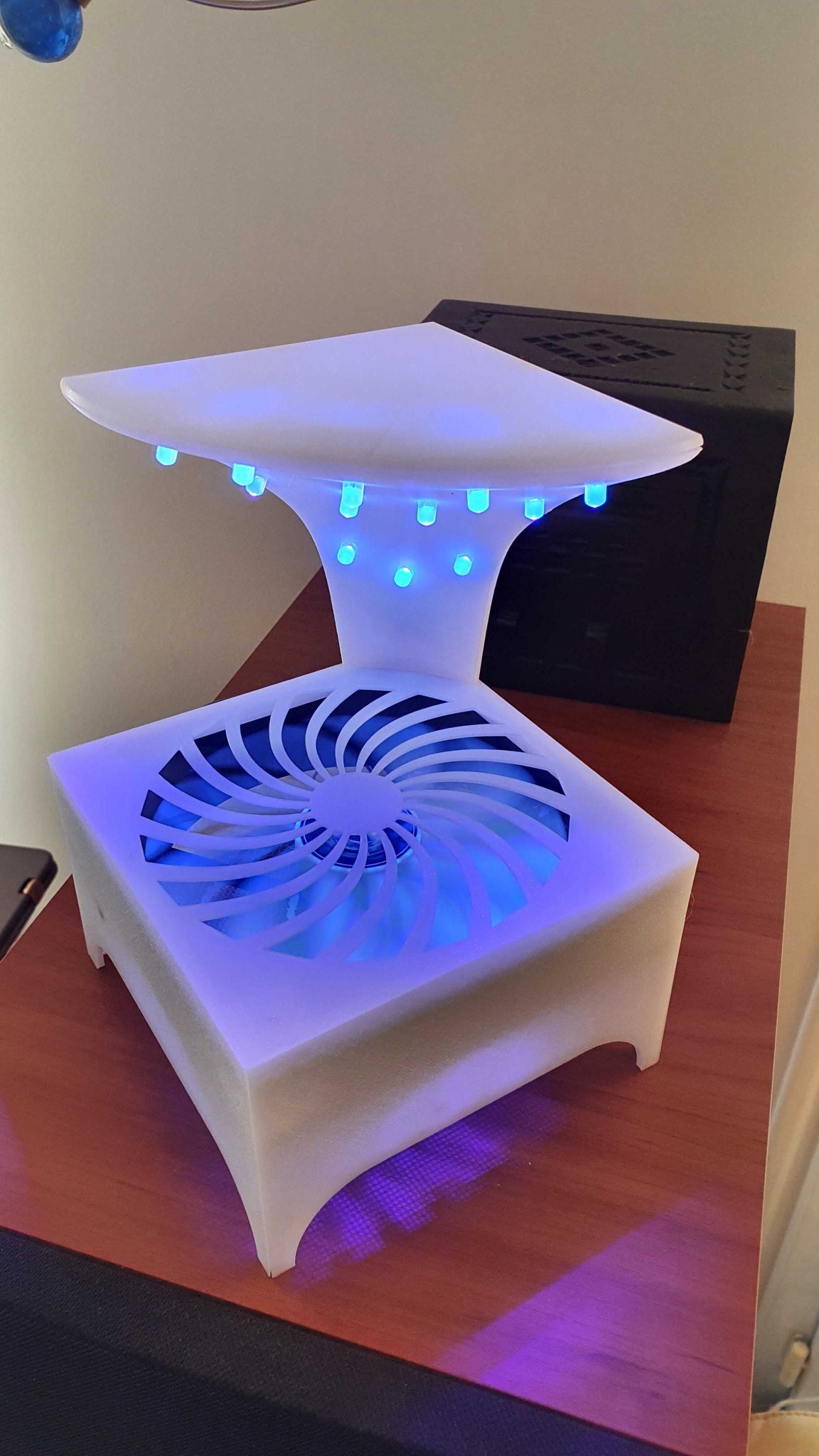 Bẫy muỗi bằng đèn LED UV không hóa chất