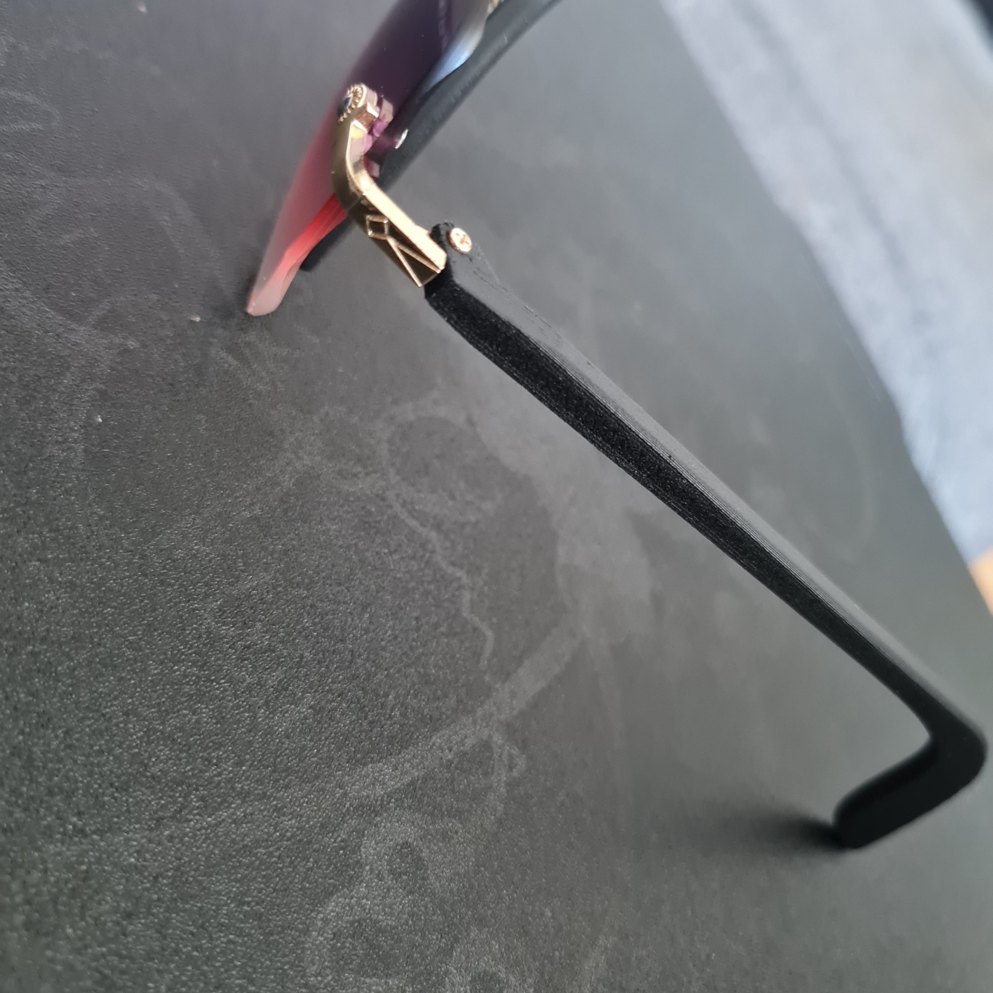 Gọng kính thay thế cho kính râm