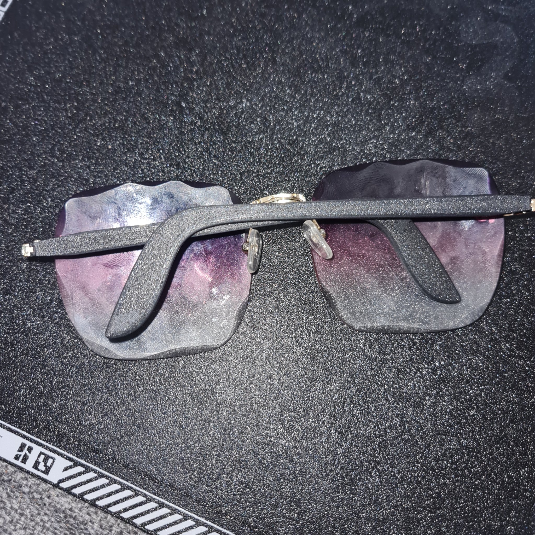 Gọng kính thay thế cho kính râm