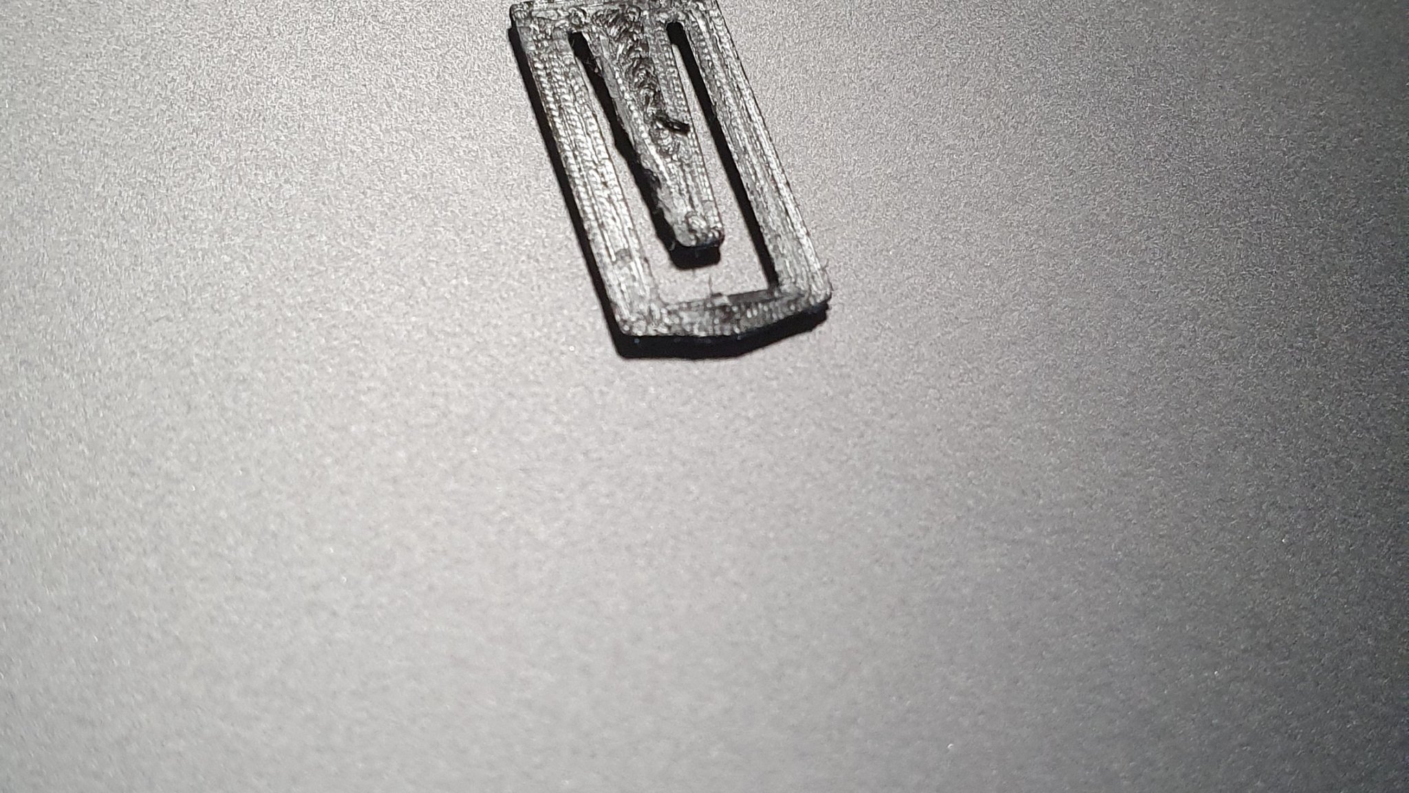 Kẹp giấy đơn giản và hiệu quả cho văn phòng