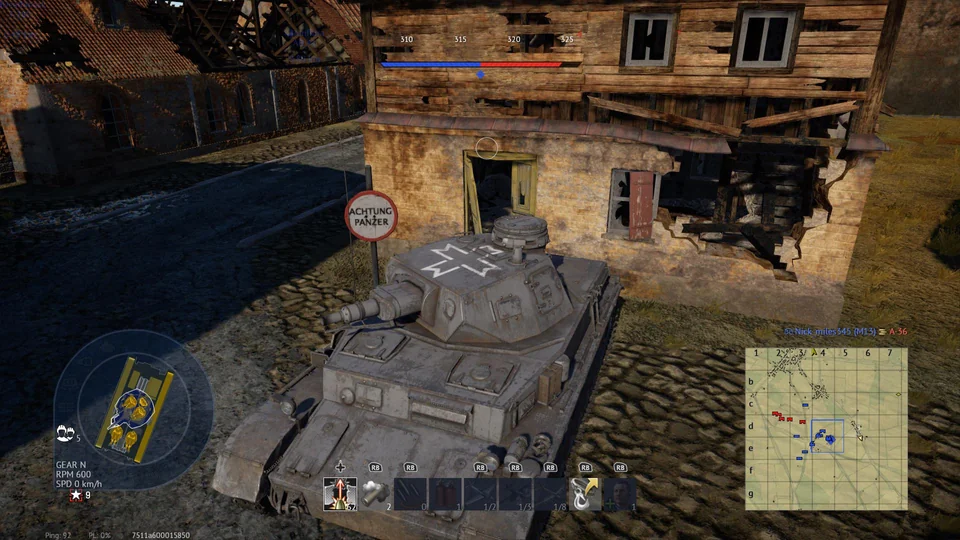 Biển báo "Achtung Panzer" trong trò chơi War Thunder