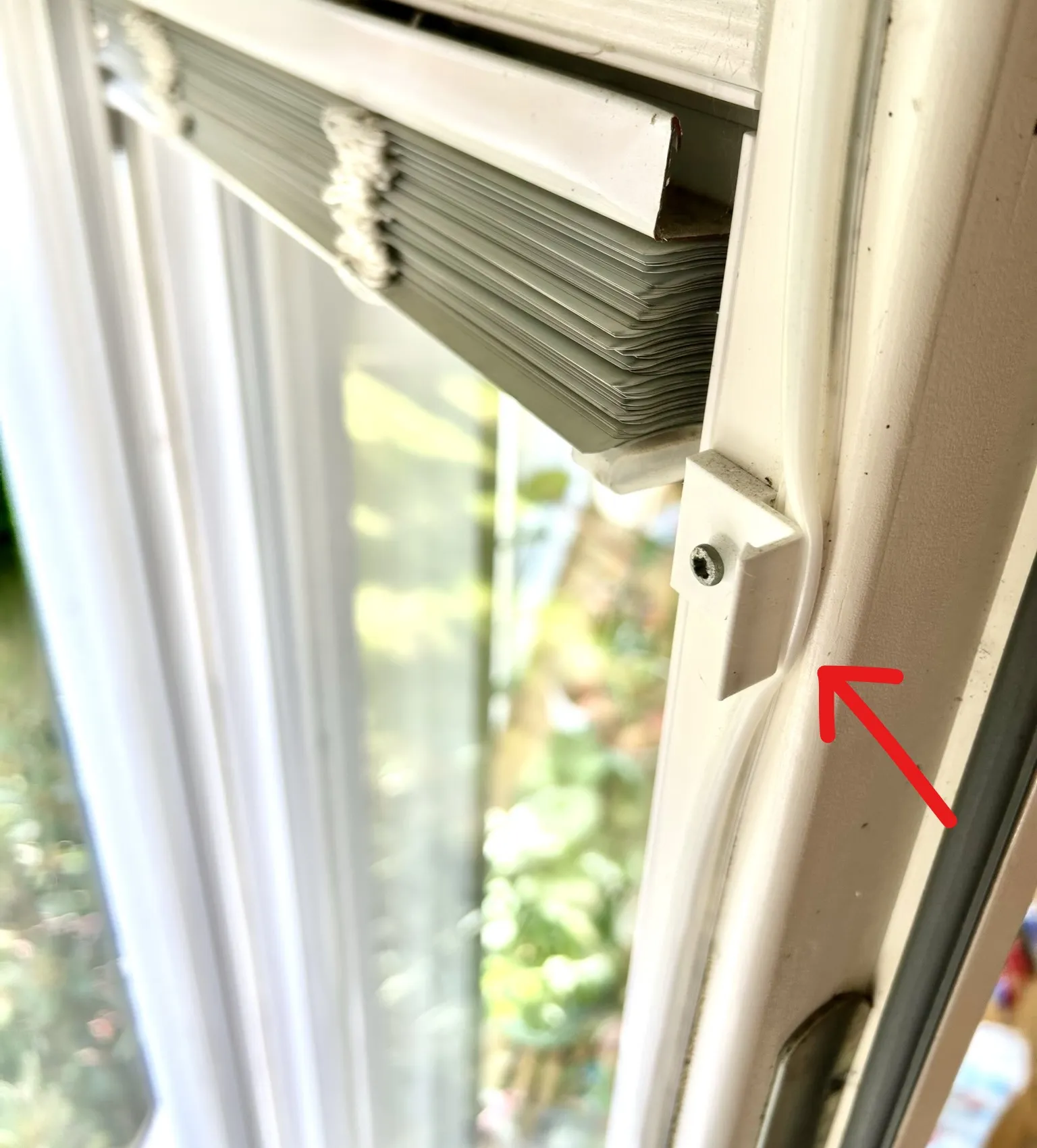 Kẹp khóa thay thế cho cửa sổ 2+1 kiểu Thụy Điển