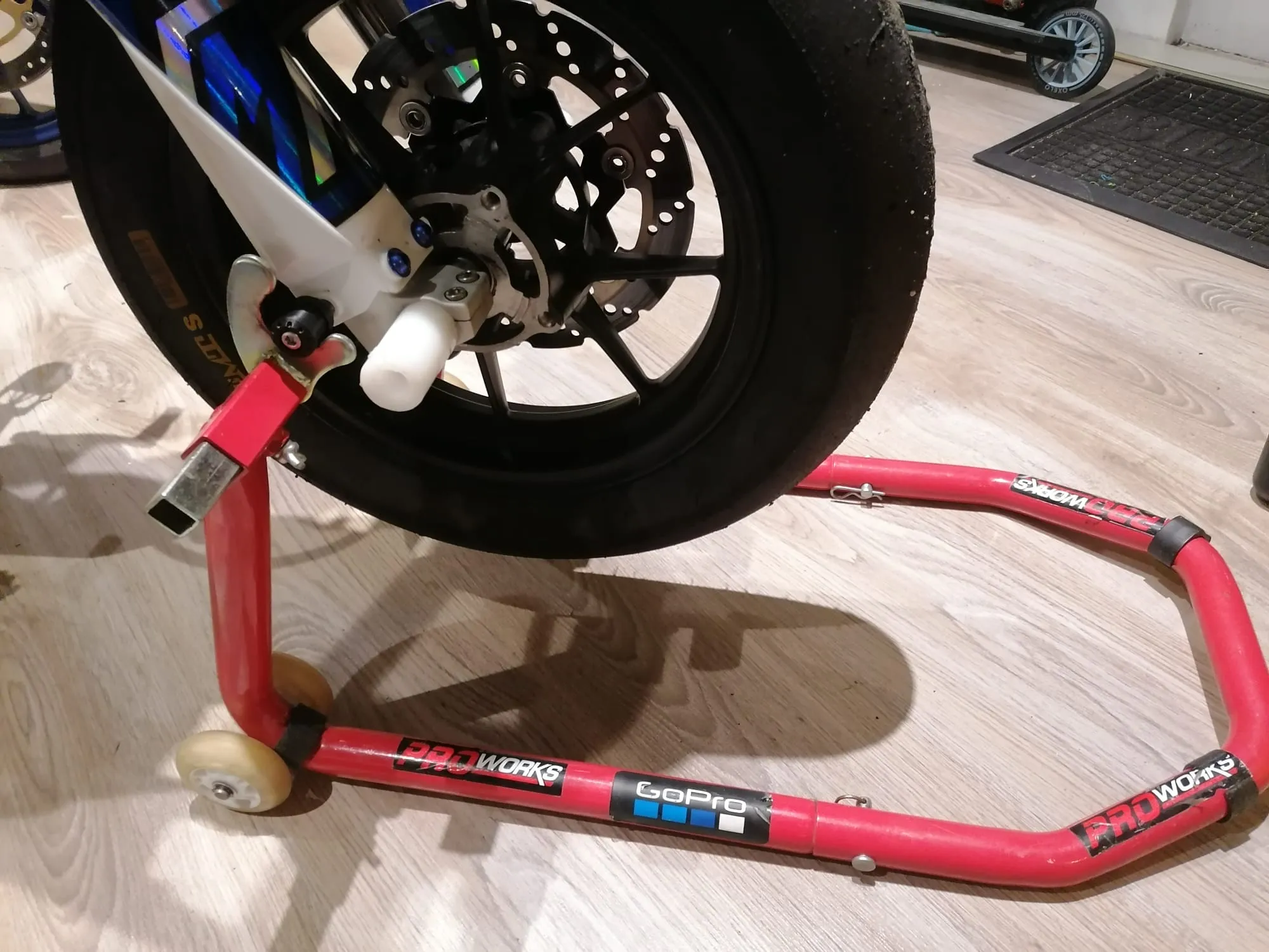 Giá đỡ diabolo cho xe máy với đường kính gắn M6