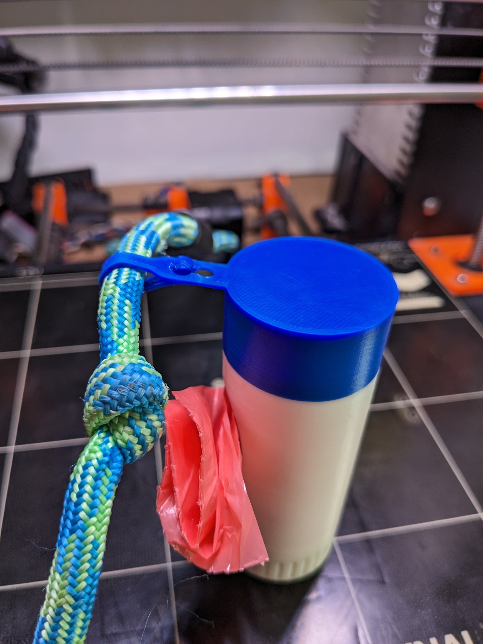 Máy phát túi phân cho chó với kẹp khóa và ngăn bí mật nhỏ