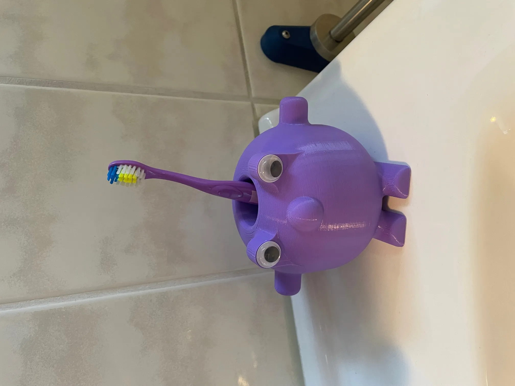 Giá đỡ bàn chải đánh răng cho bé gái