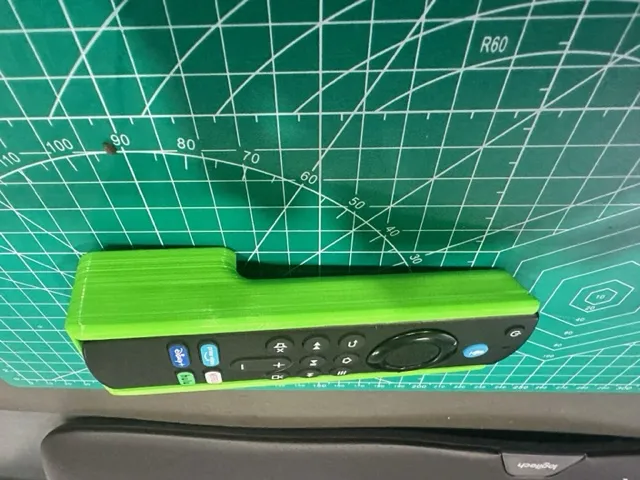 Giá đỡ điều khiển FireTV tích hợp AirTag