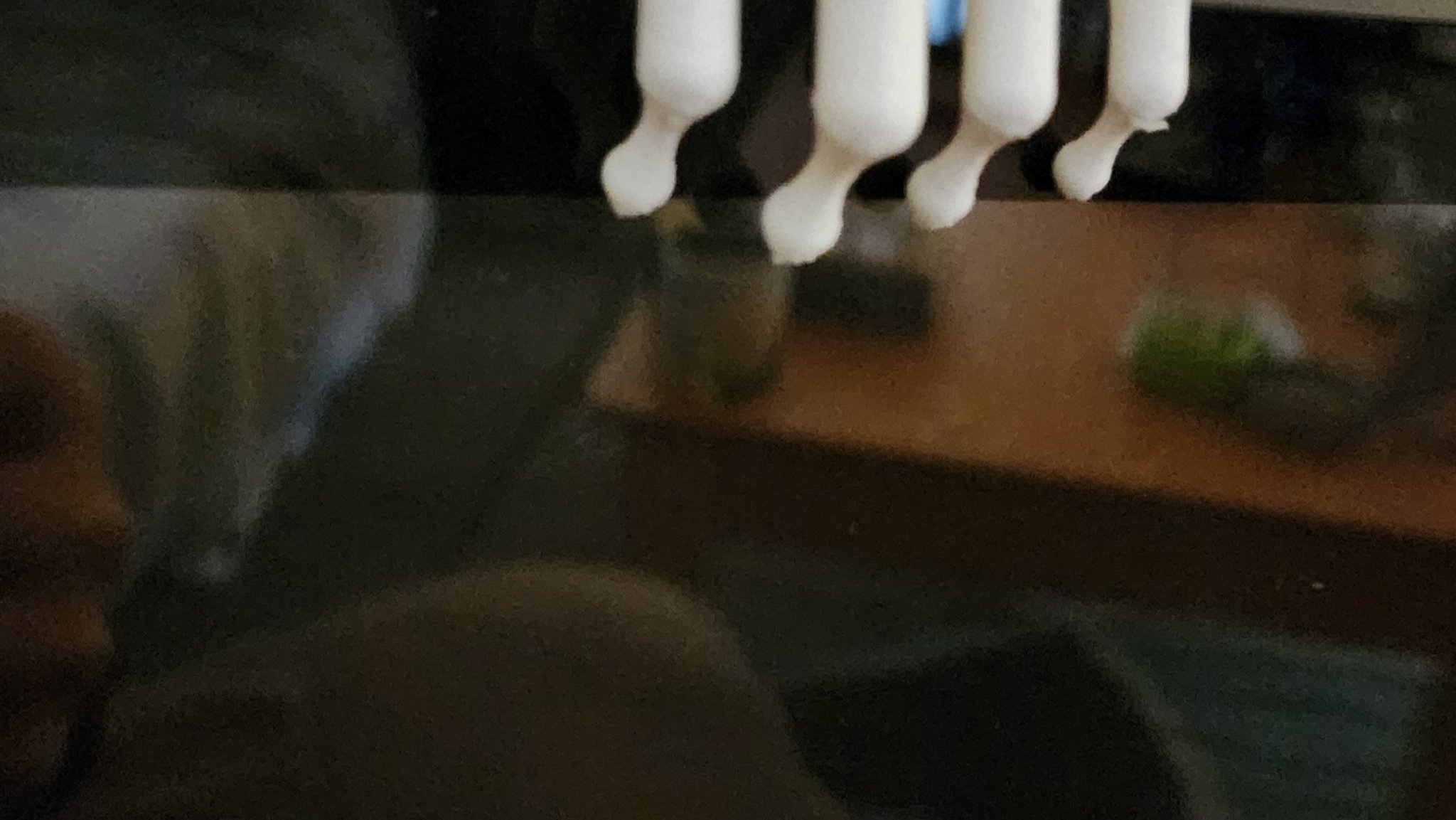 Bàn tay bộ xương trang trí cho màn hình Halloween