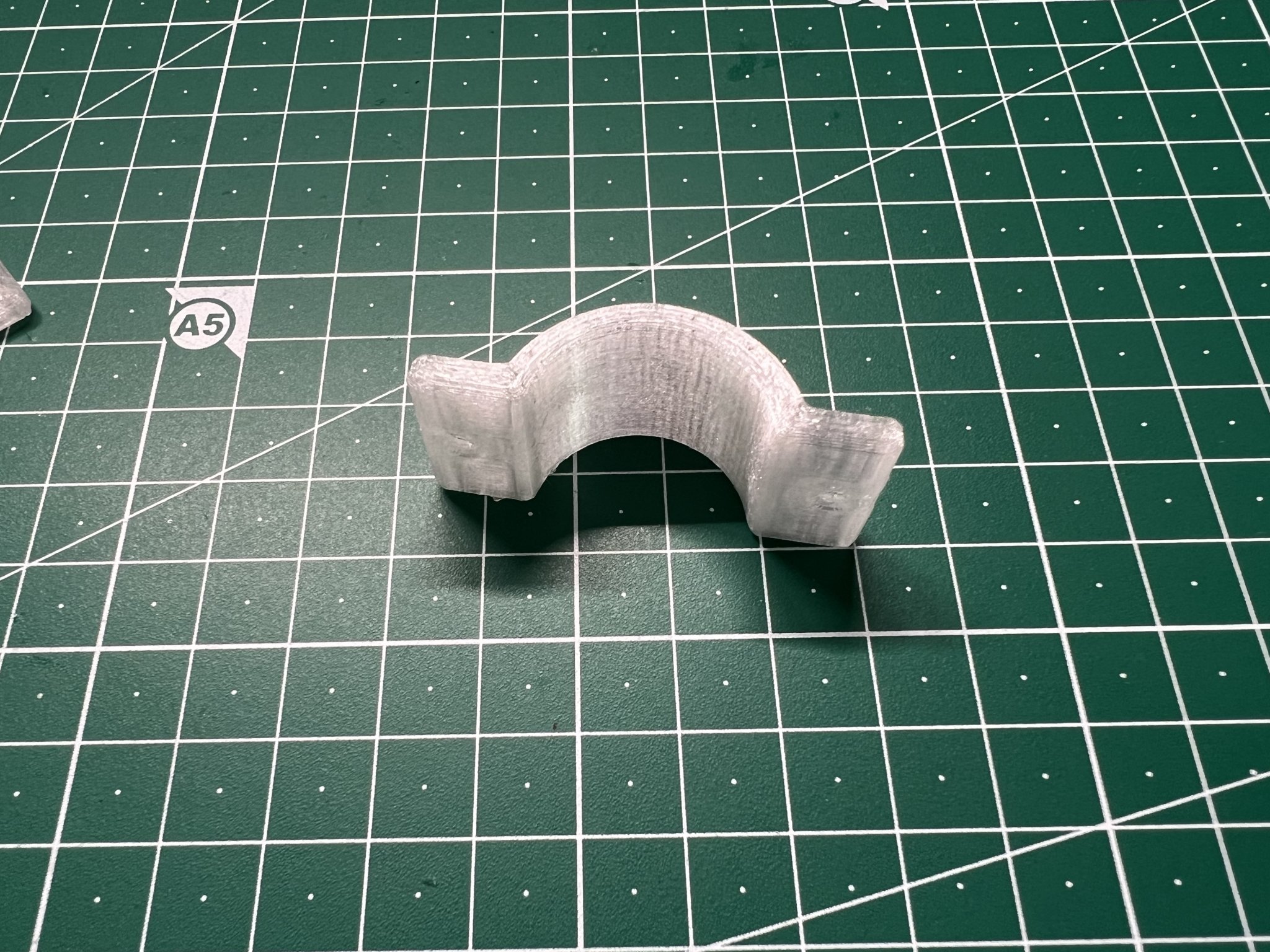 Giá đỡ mũi tên gỗ cho đám cưới