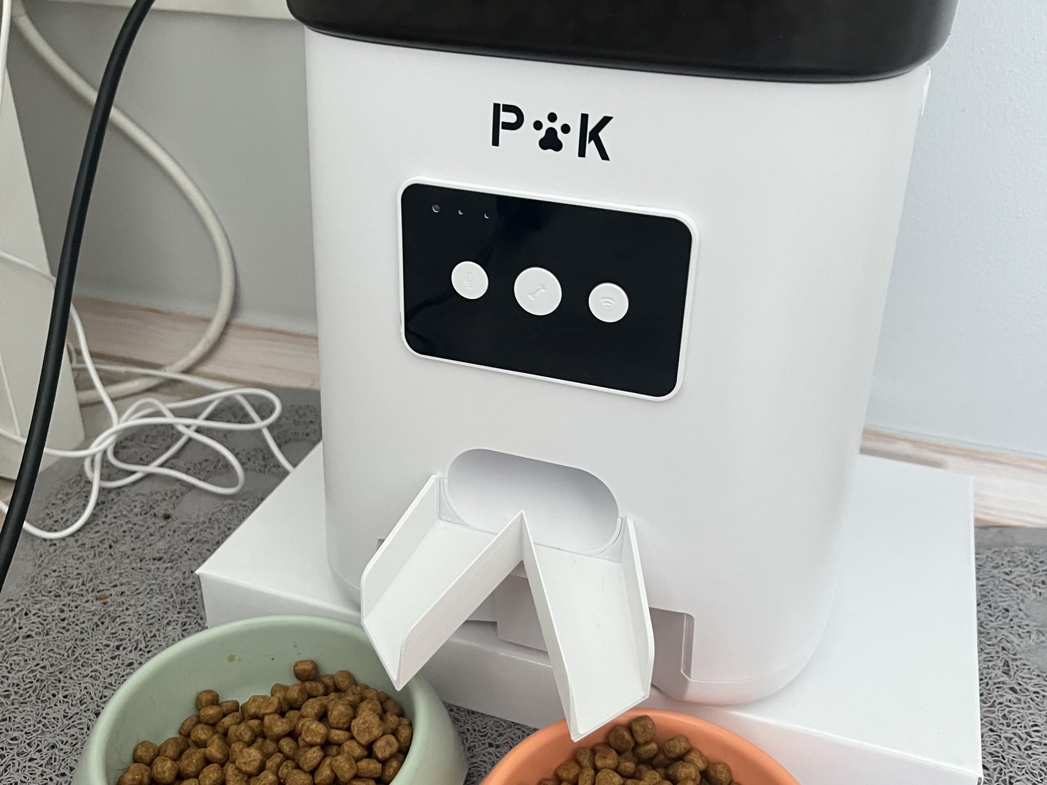 Máy chia thức ăn tự động cho mèo và chó con