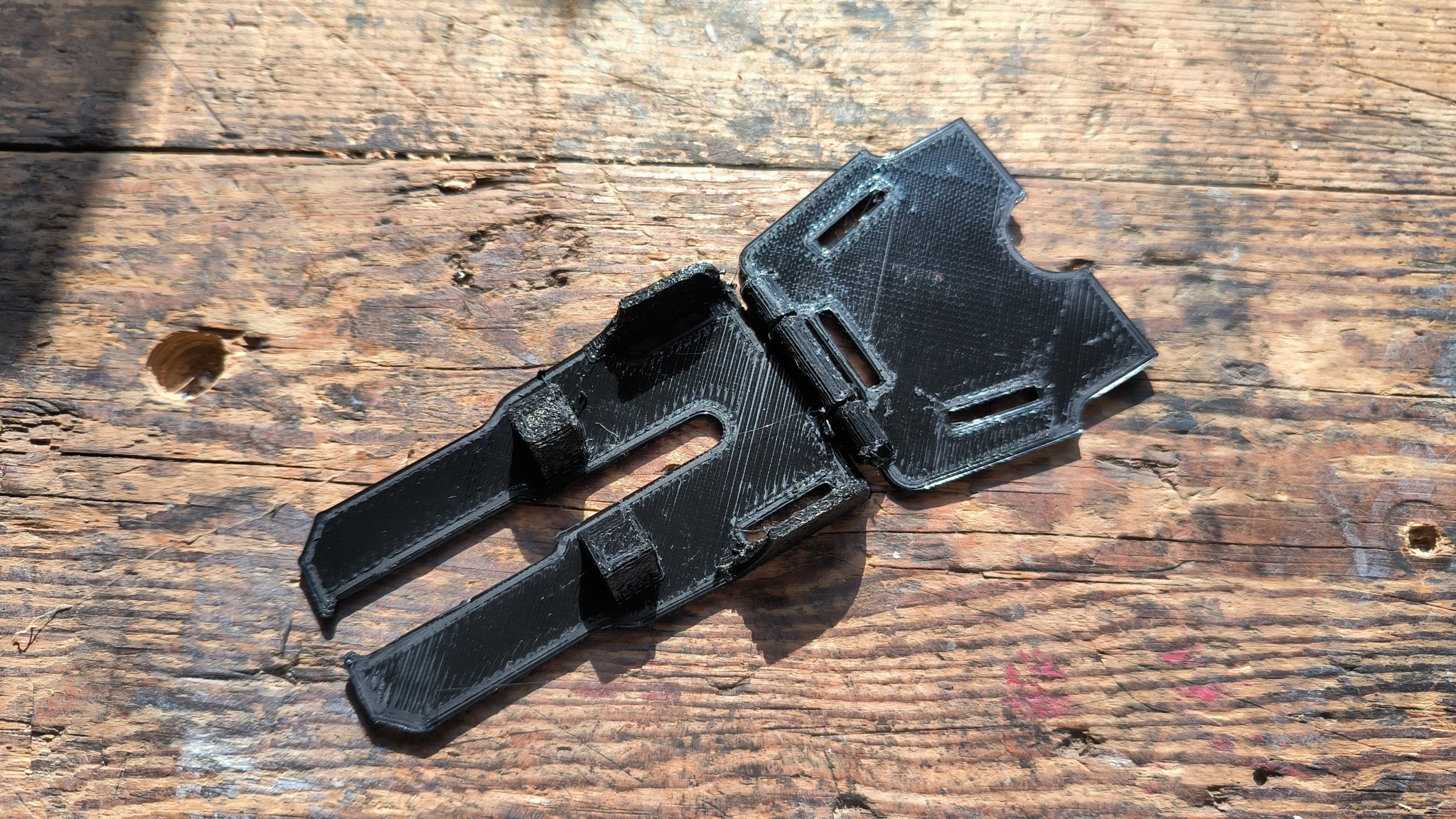 Ngăn chứa bí mật trên yên xe cho đồ dùng nhỏ gọn