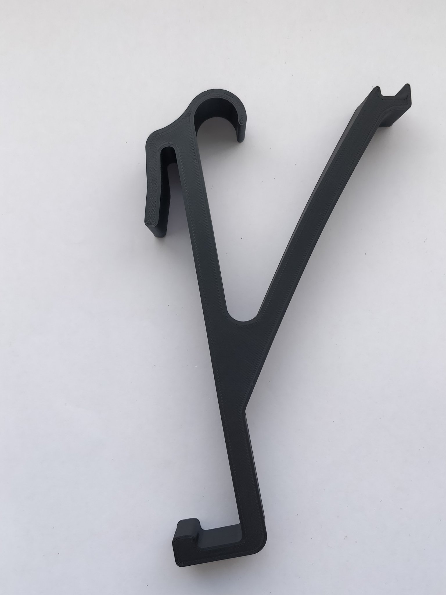 Giá treo hộp giặt đồ gọn gàng từ Ikea