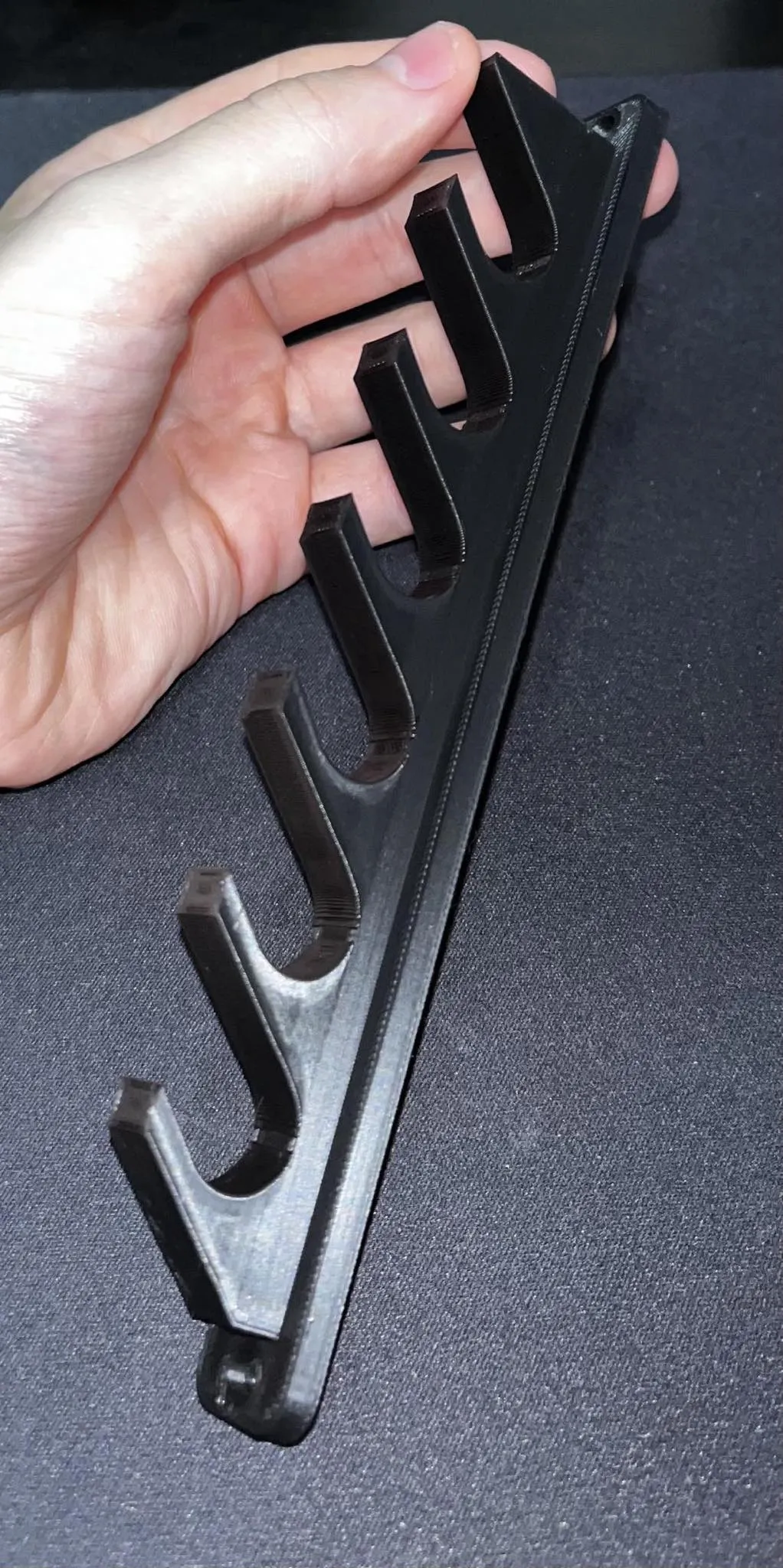 Giá đỡ kính mát đơn giản