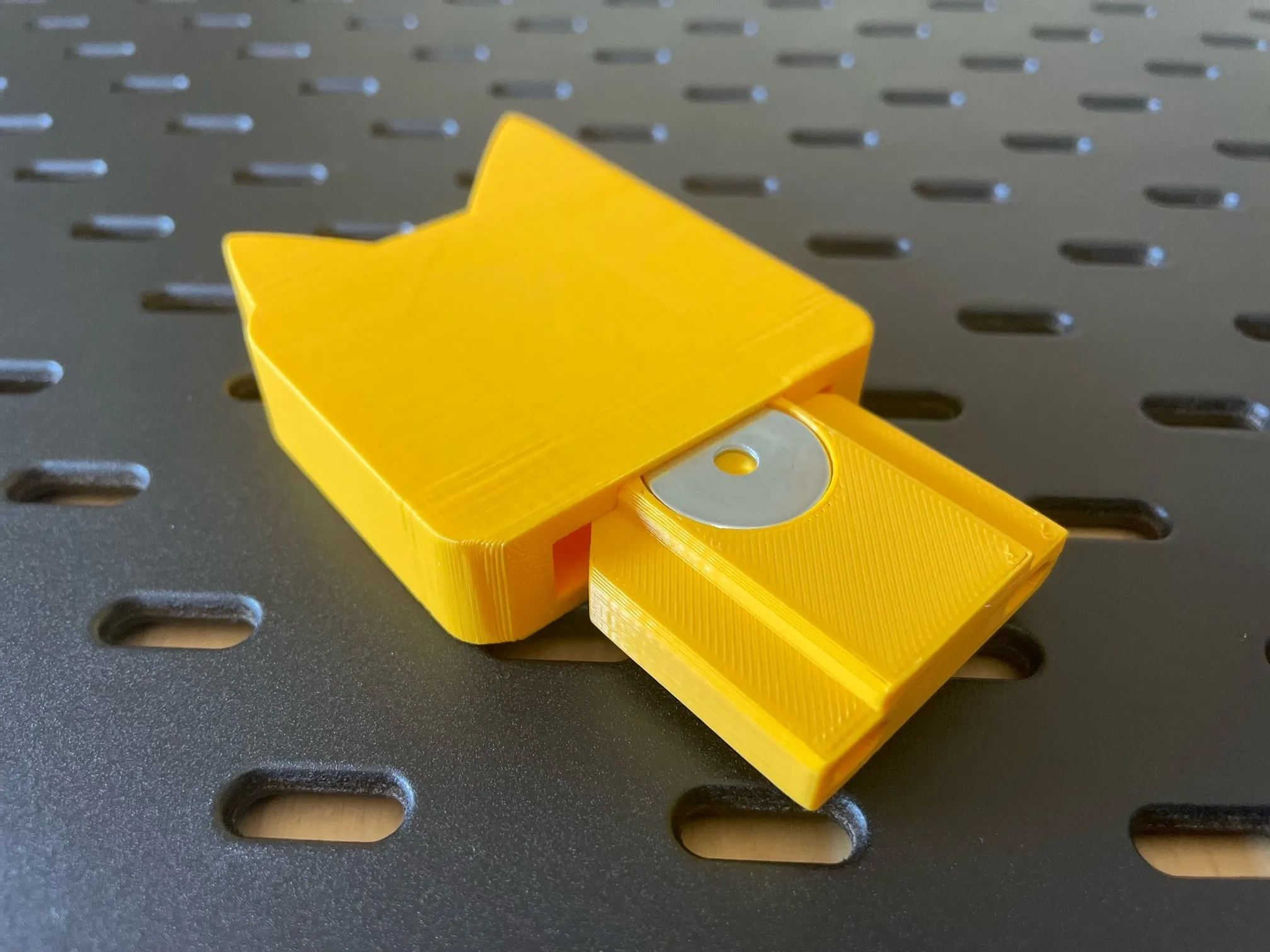 Nền tảng Tonies gắn tường với chức năng từ tính