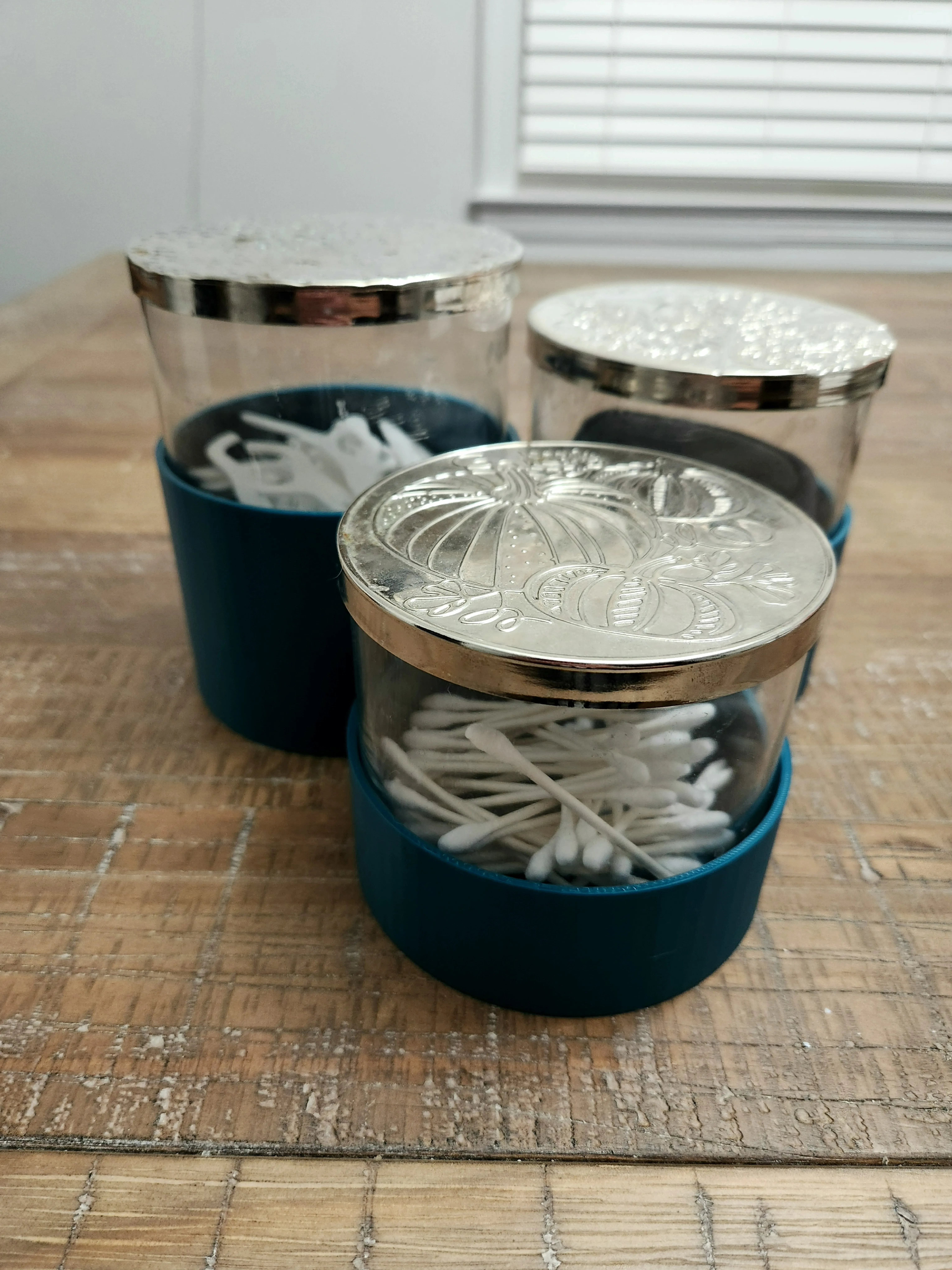 Giá đỡ nến hoặc lọ 3 tầng cho phòng tắm