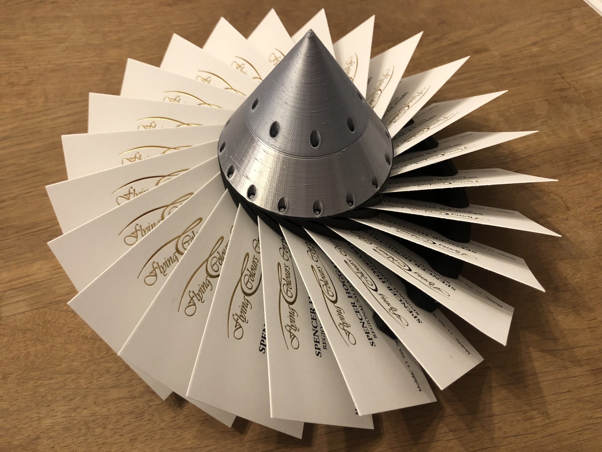 Biểu tượng quạt turbine thẻ doanh nghiệp CF-34