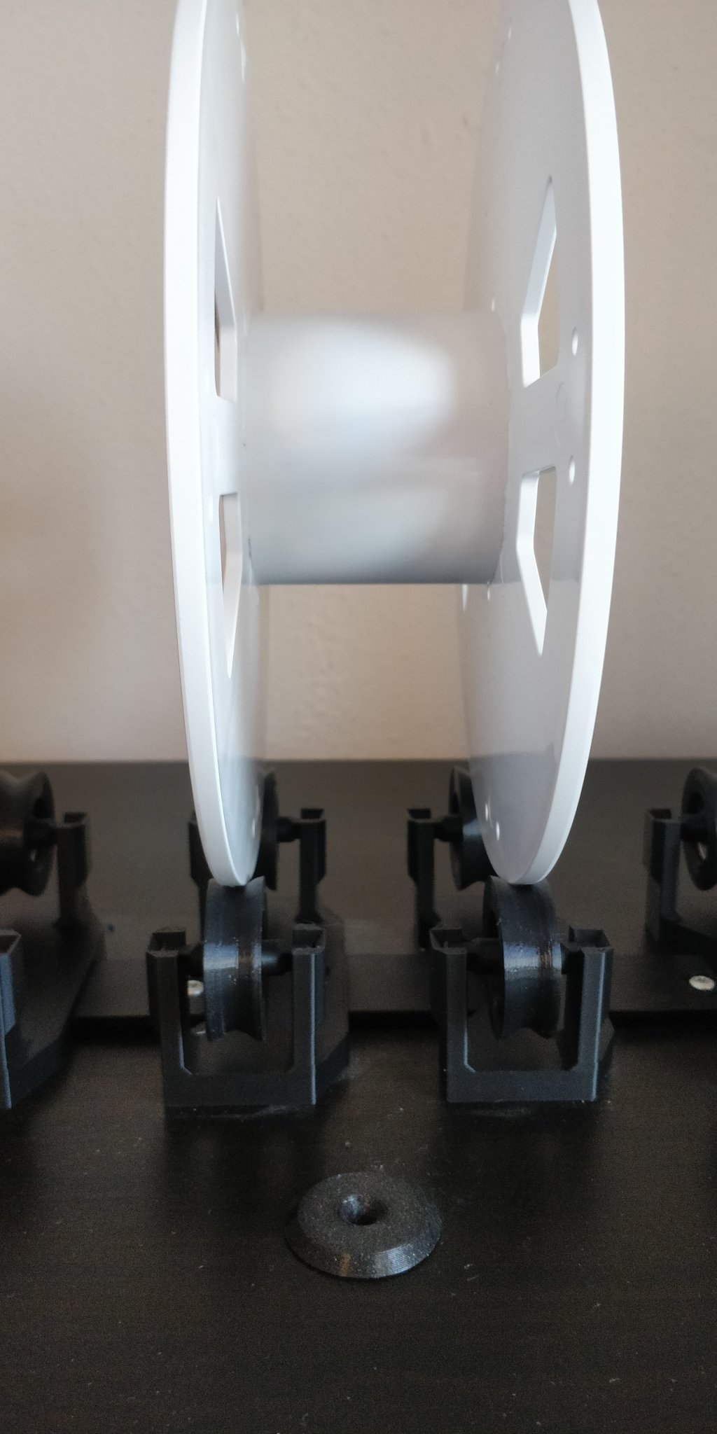 Giá đỡ cuộn filament yên tĩnh cho Prusa i3 MK3 với vòng bi và lốp