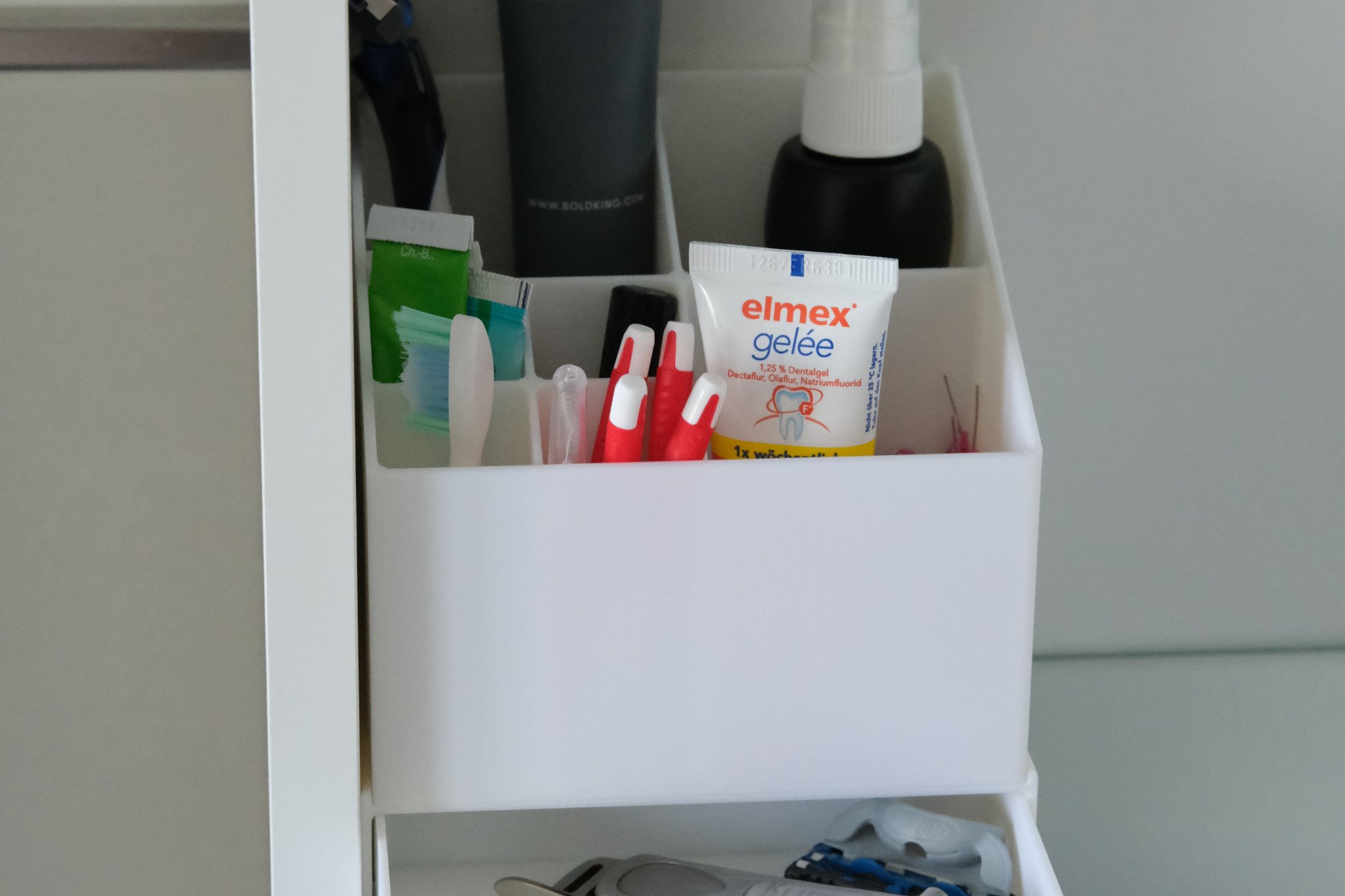 Giá đỡ tổ chức nhỏ cho tủ gương phòng tắm