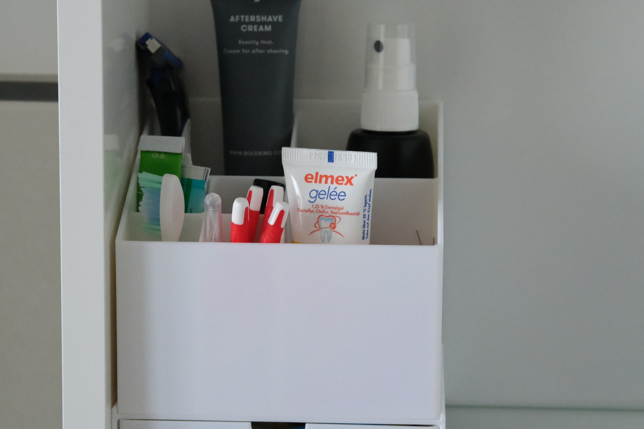 Giá đỡ tổ chức nhỏ cho tủ gương phòng tắm