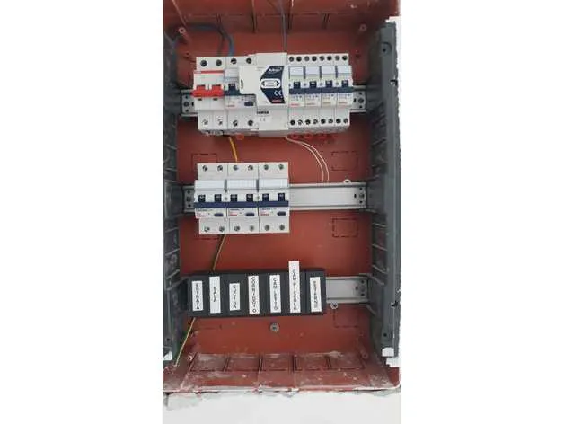 Giá đỡ rơ le Finder Din Universal cho nhà thông minh