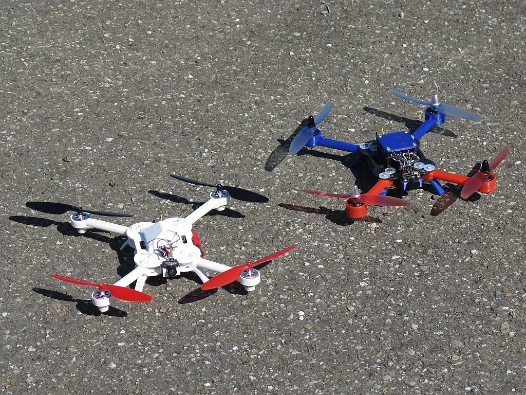 Máy bay không người lái nano gập gọn FNQ220 nhẹ và nhỏ gọn