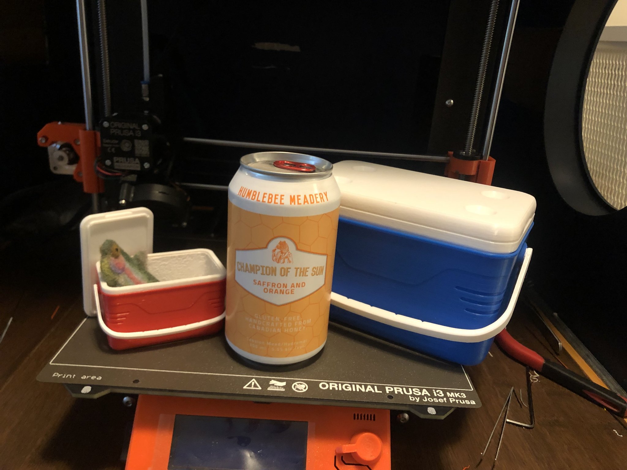 Bộ làm mát di động cho một lon đồ uống yêu thích