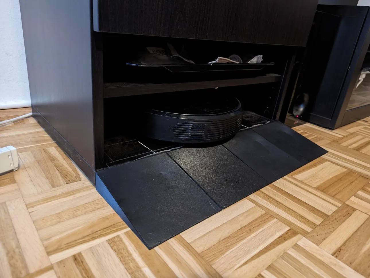 Ramp cho Robot Hút Bụi Roborock S6 trên Bệ Ikea BESTÅ