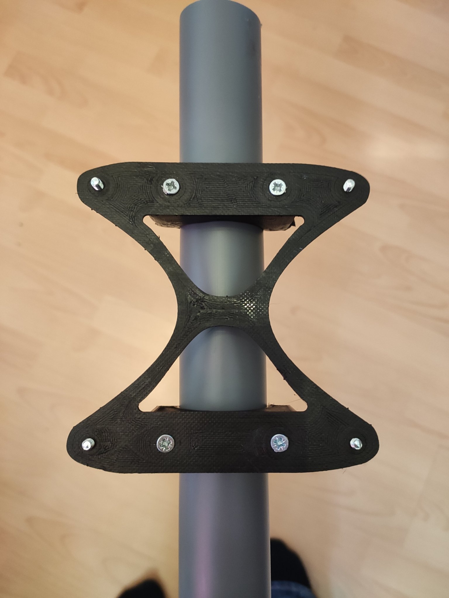 Kẹp gạch cho ống PVC 40mm với giá đỡ VESA