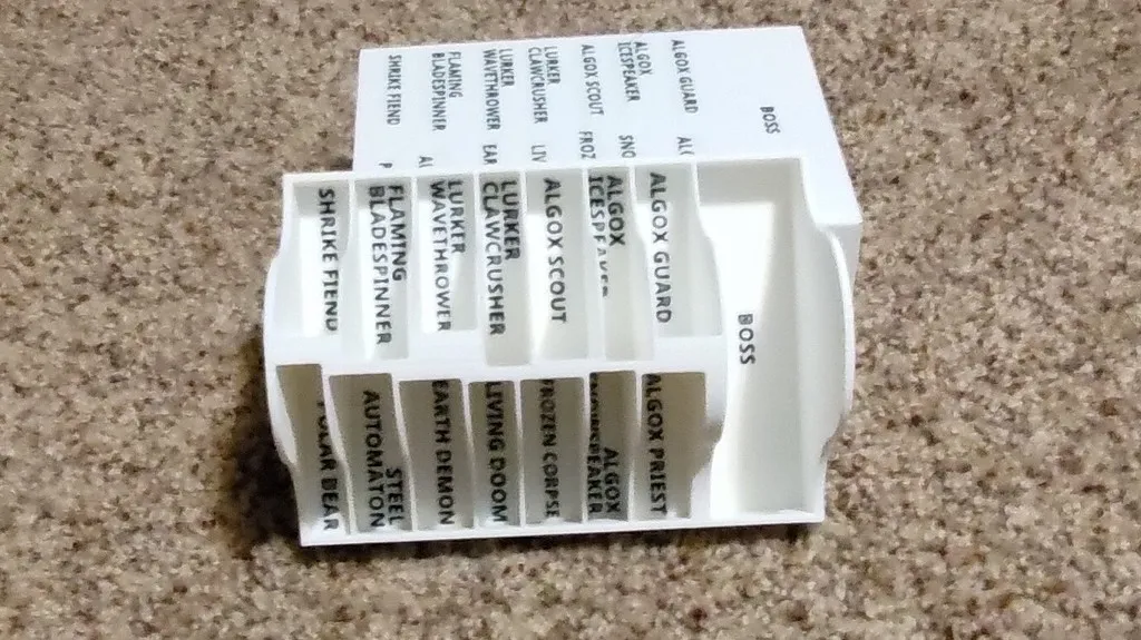 Giá đỡ quái vật Frosthaven với tên gọi