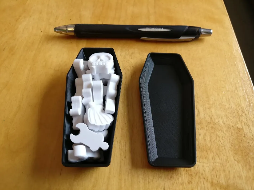 Mô hình xương người và quan tài Mr. Bones cho Halloween