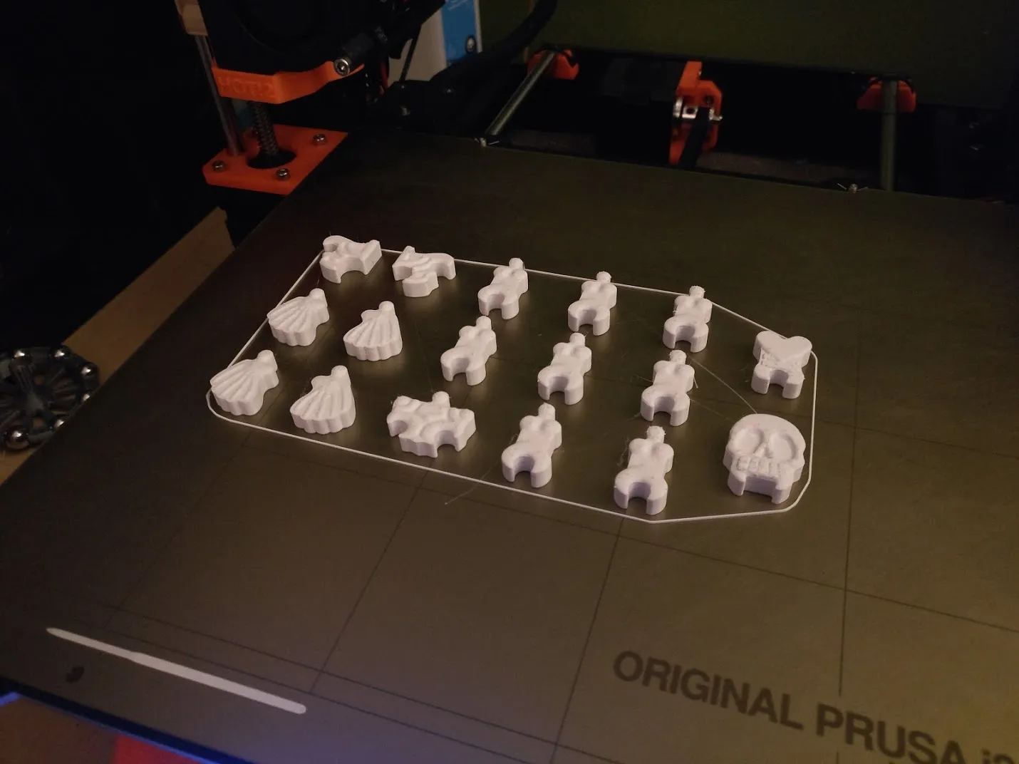 Mô hình xương người và quan tài Mr. Bones cho Halloween