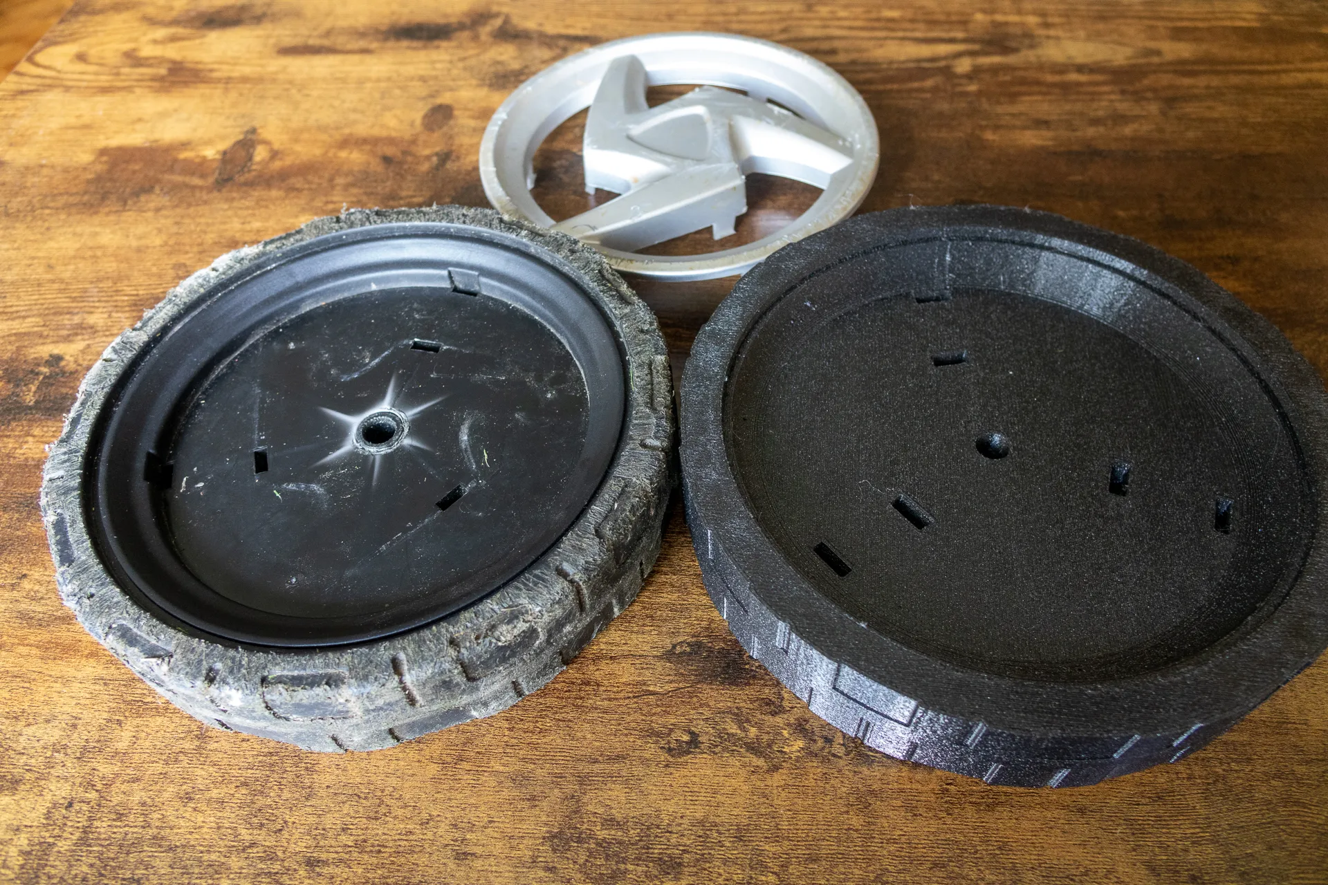 Bánh xe thay thế 7,5 inch cho máy cắt cỏ Makita (phía sau)