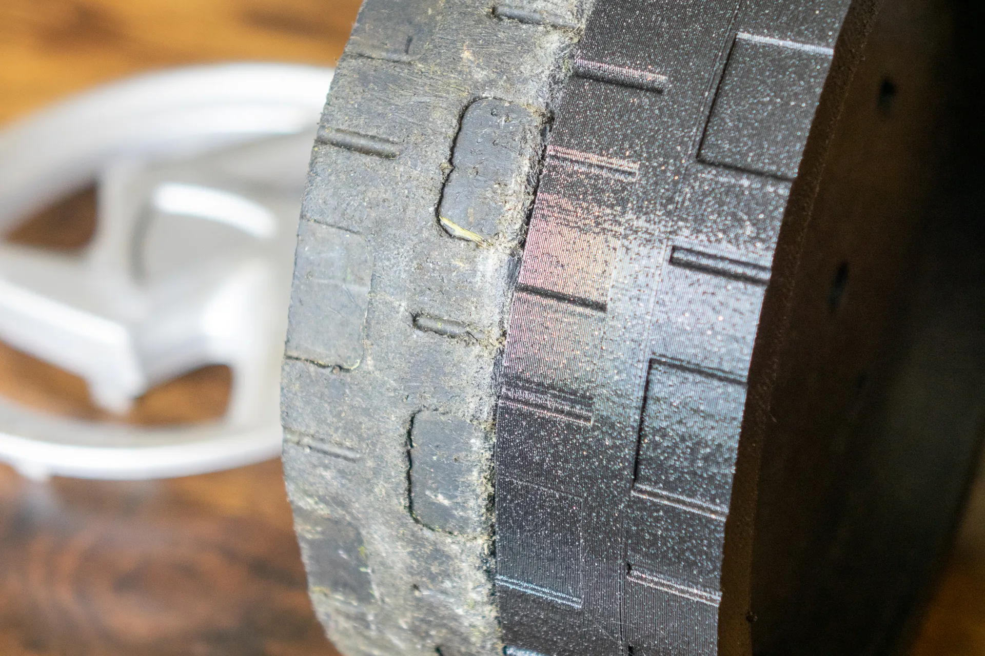 Bánh xe thay thế 7,5 inch cho máy cắt cỏ Makita (phía sau)