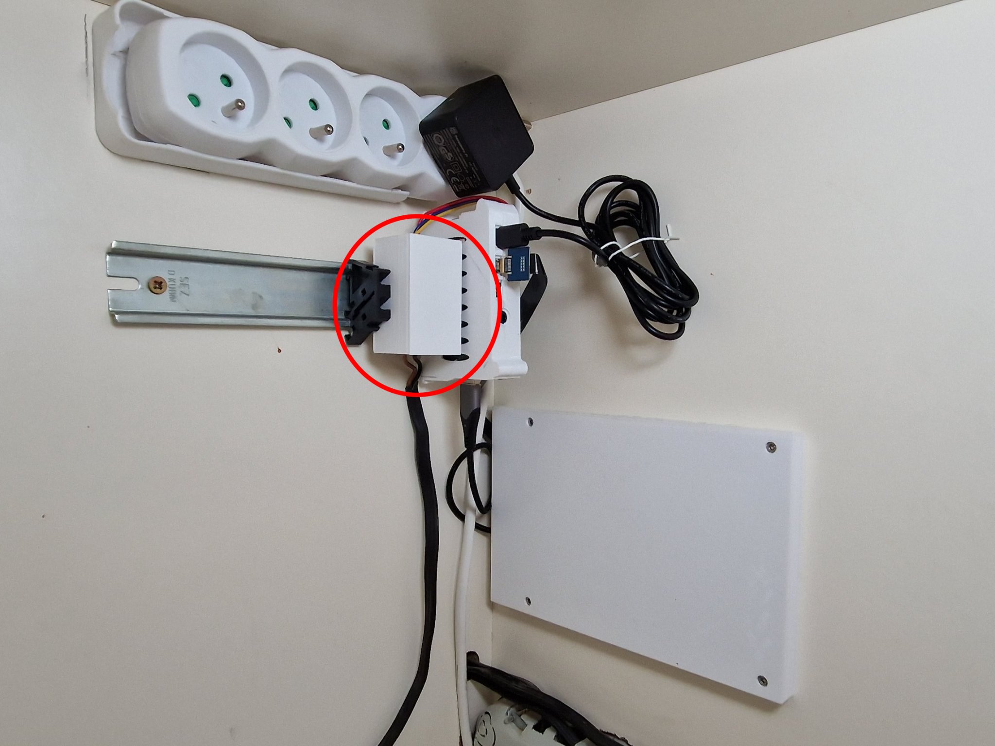 Hộp cho mô-đun rơ-le với kẹp ray DIN